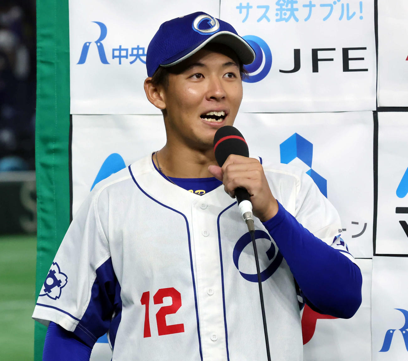 JFE東日本対王子　試合後のヒーローインタビューで話す王子・九谷投手（撮影・山本朝陽）
