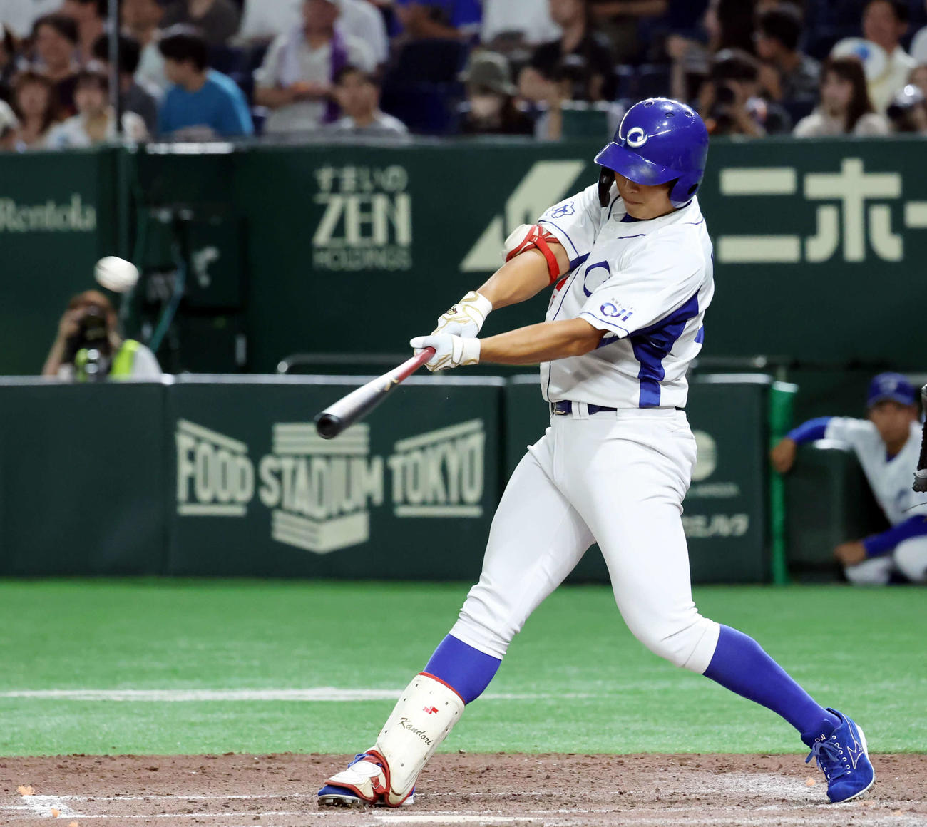 JFE東日本対王子　5回裏王子1死三塁、フェンス直撃の適時二塁打を放つ神鳥（撮影・山本朝陽）