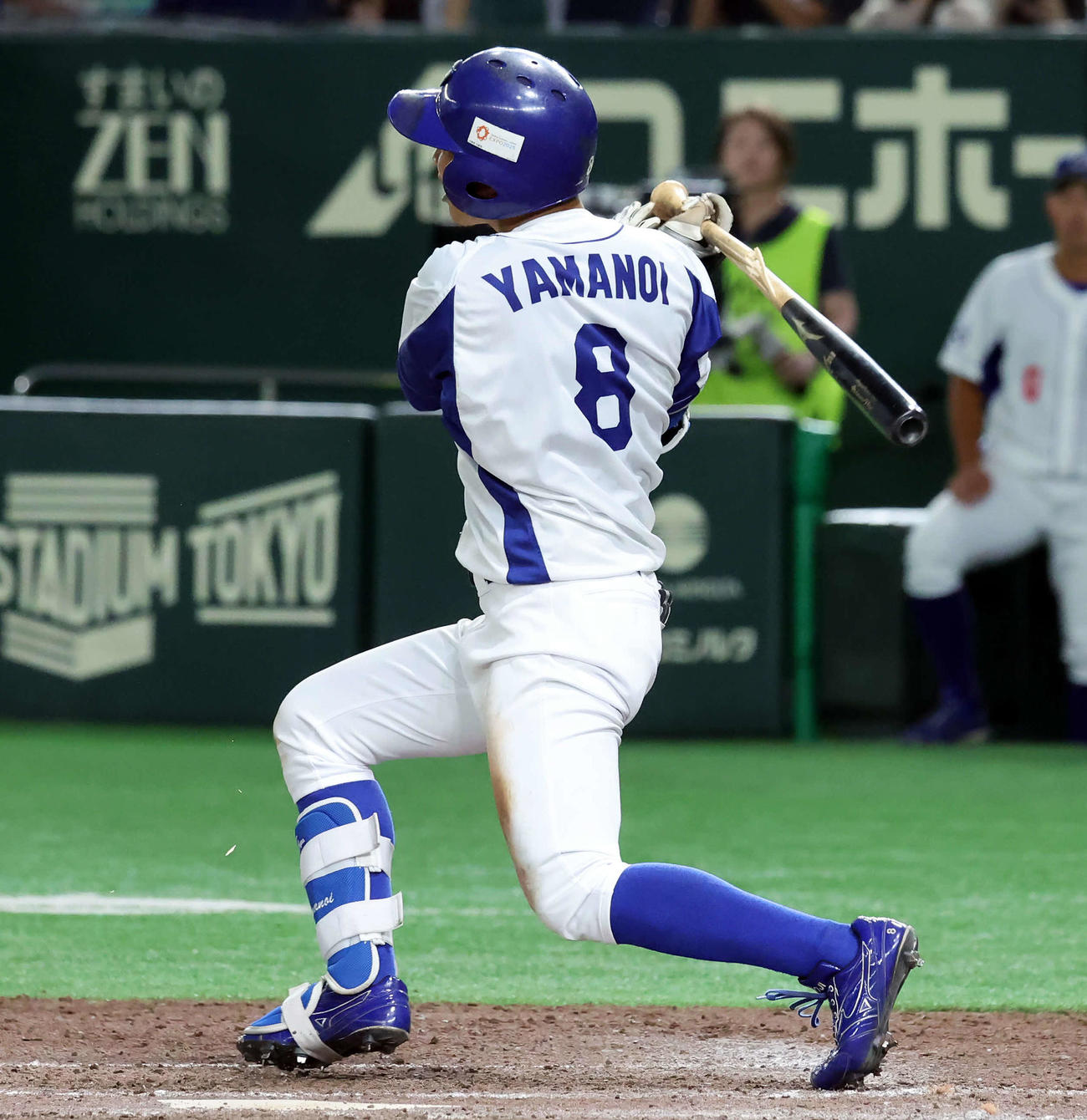 JFE東日本対王子　5回裏王子2死二塁、バットを折られながらも右前に適時打を放つ山ノ井（撮影・山本朝陽）
