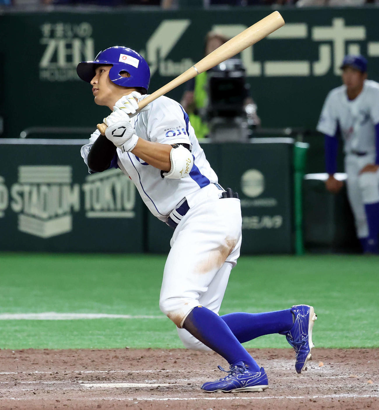 JFE東日本対王子　5回裏王子2死一、二塁、適時二塁打を放つ中川（撮影・山本朝陽）