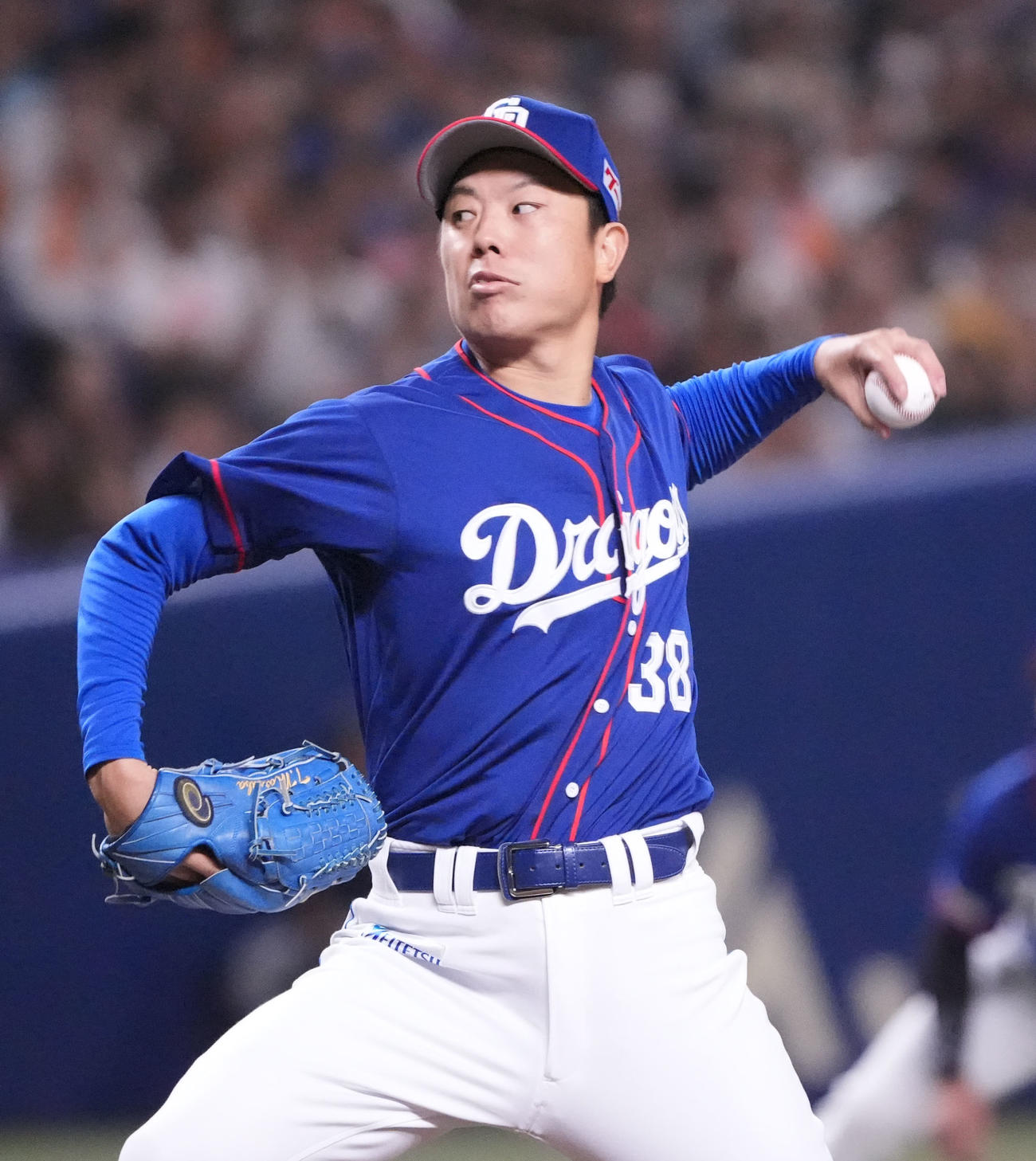 中日対巨人　1回表、力投する中日先発の松葉（撮影・森本幸一）
