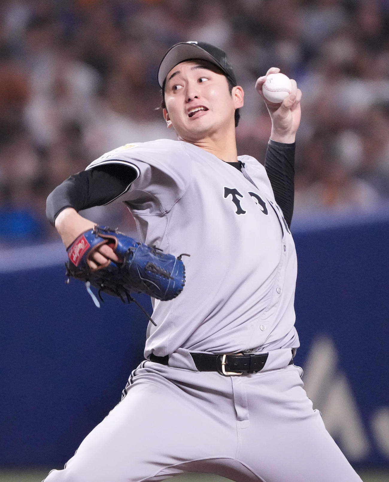 中日対巨人　1回裏、力投する巨人先発の横川（撮影・森本幸一）