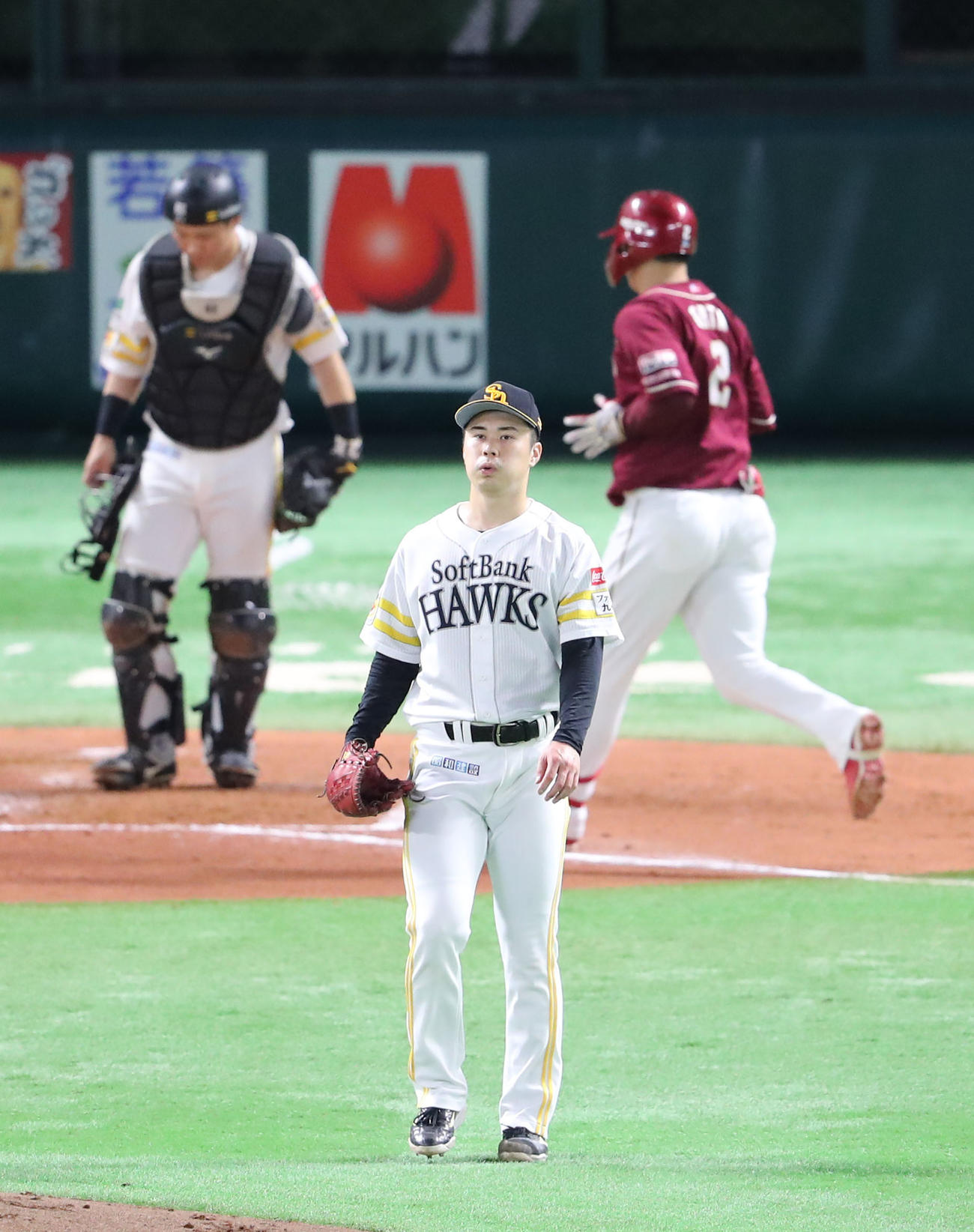 ソフトバンク対楽天　4回表楽天2死一塁、太田に勝ち越しとなる2点本塁打を浴びた松本晴（撮影・梅根麻紀）