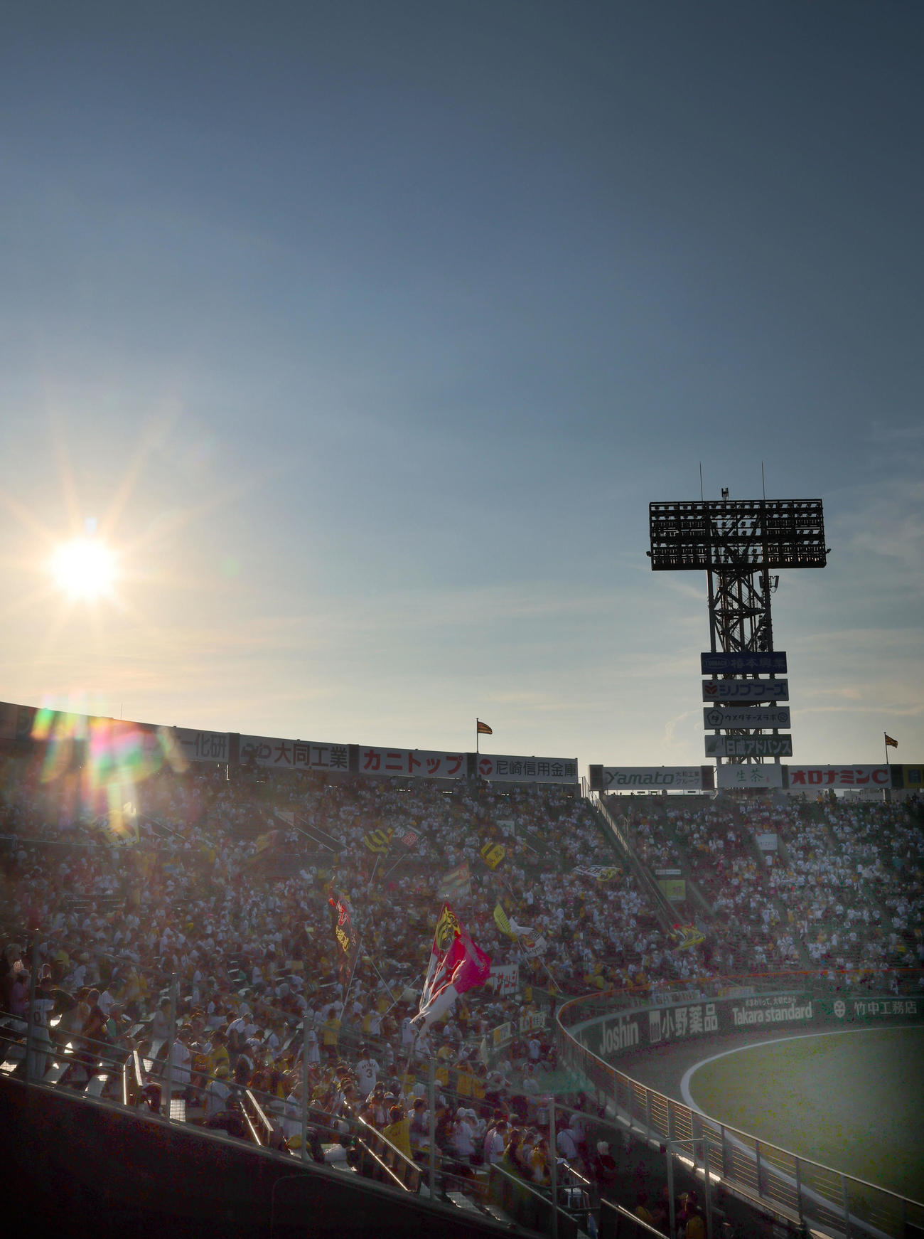 阪神対広島　試合前から声援を送る阪神ファン（撮影・加藤哉）