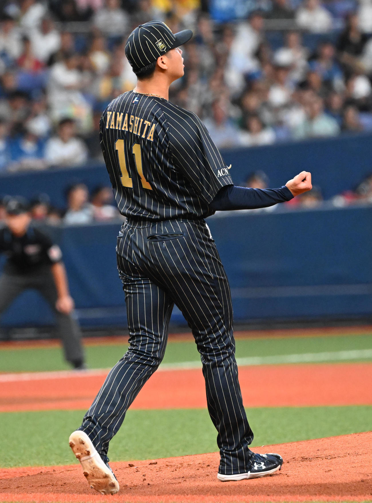 オリックス対日本ハム　初回を3者三振に切って取り雄たけびを上げるオリックス山下（撮影・和賀正仁）