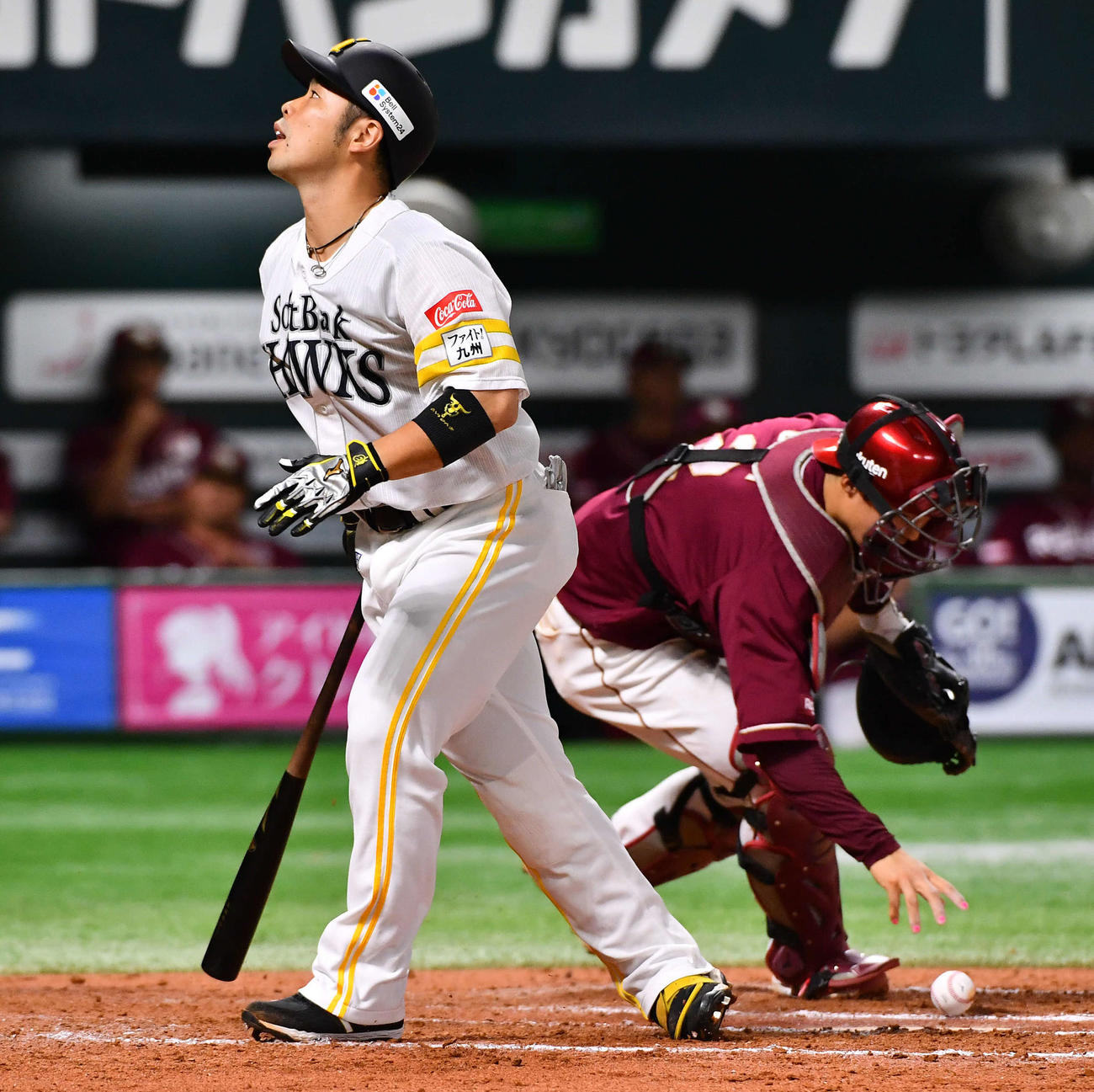 ソフトバンク対楽天　8回裏ソフトバンク2死一、二塁、代打の近藤は空振り三振に倒れる（撮影・岩下翔太）