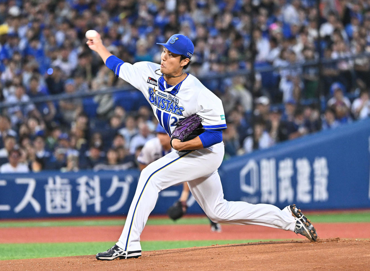DeNA対ヤクルト　DeNA先発の藤浪（撮影・滝沢徹郎）