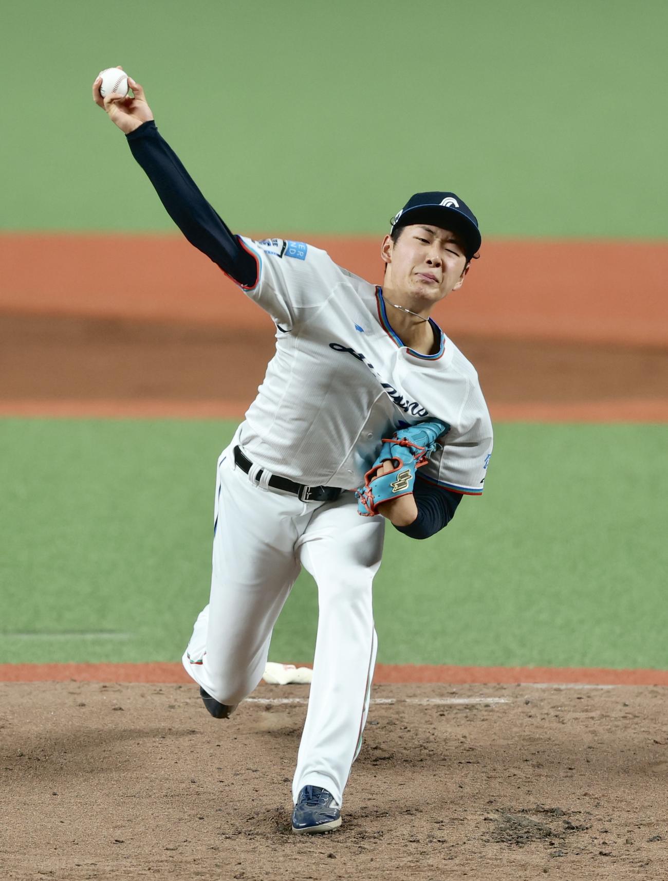 西武対ロッテ　2回表、力投する篠原（撮影・河田真司）