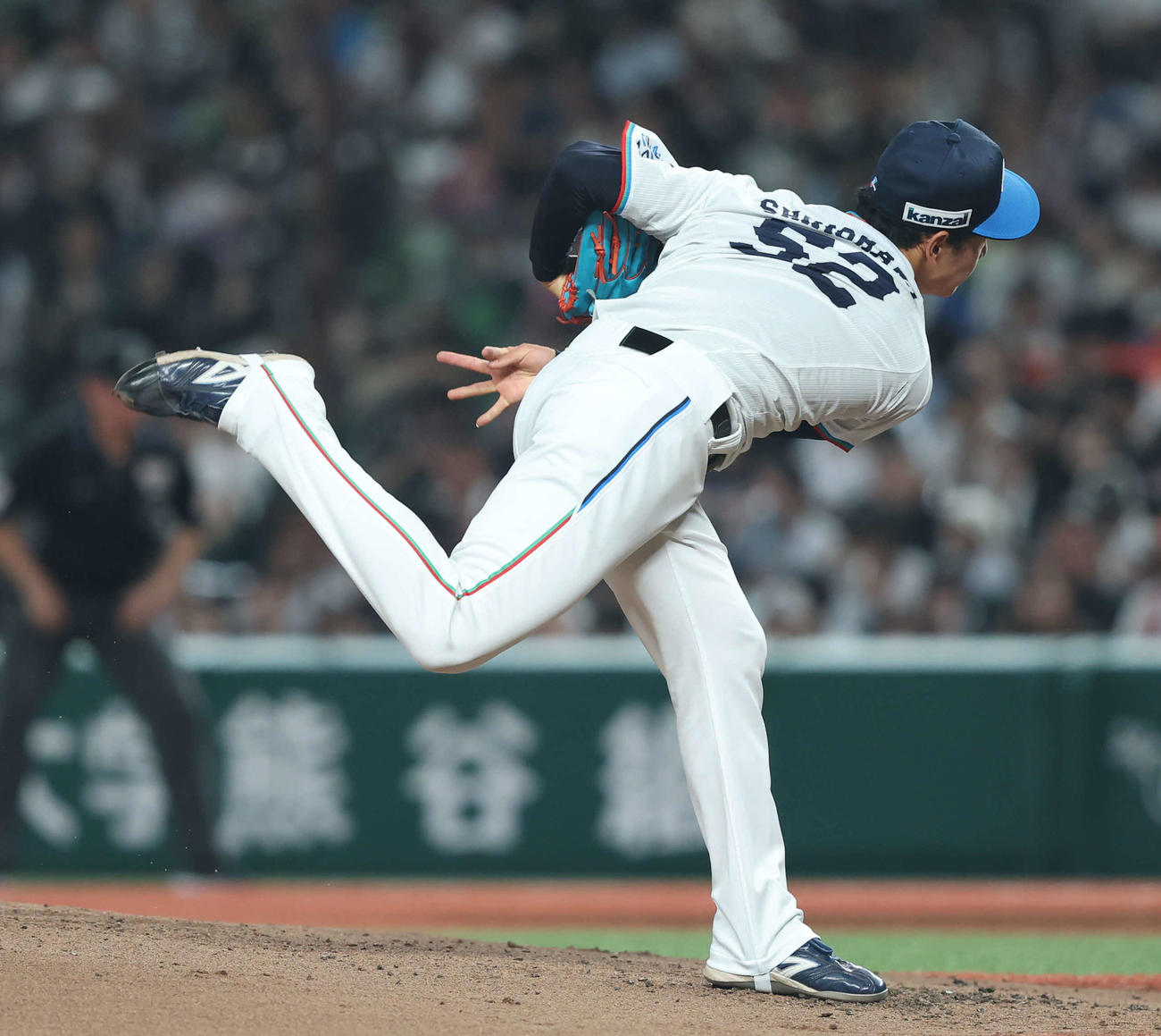 西武対ロッテ　3回表、力投する篠原（撮影・河田真司）