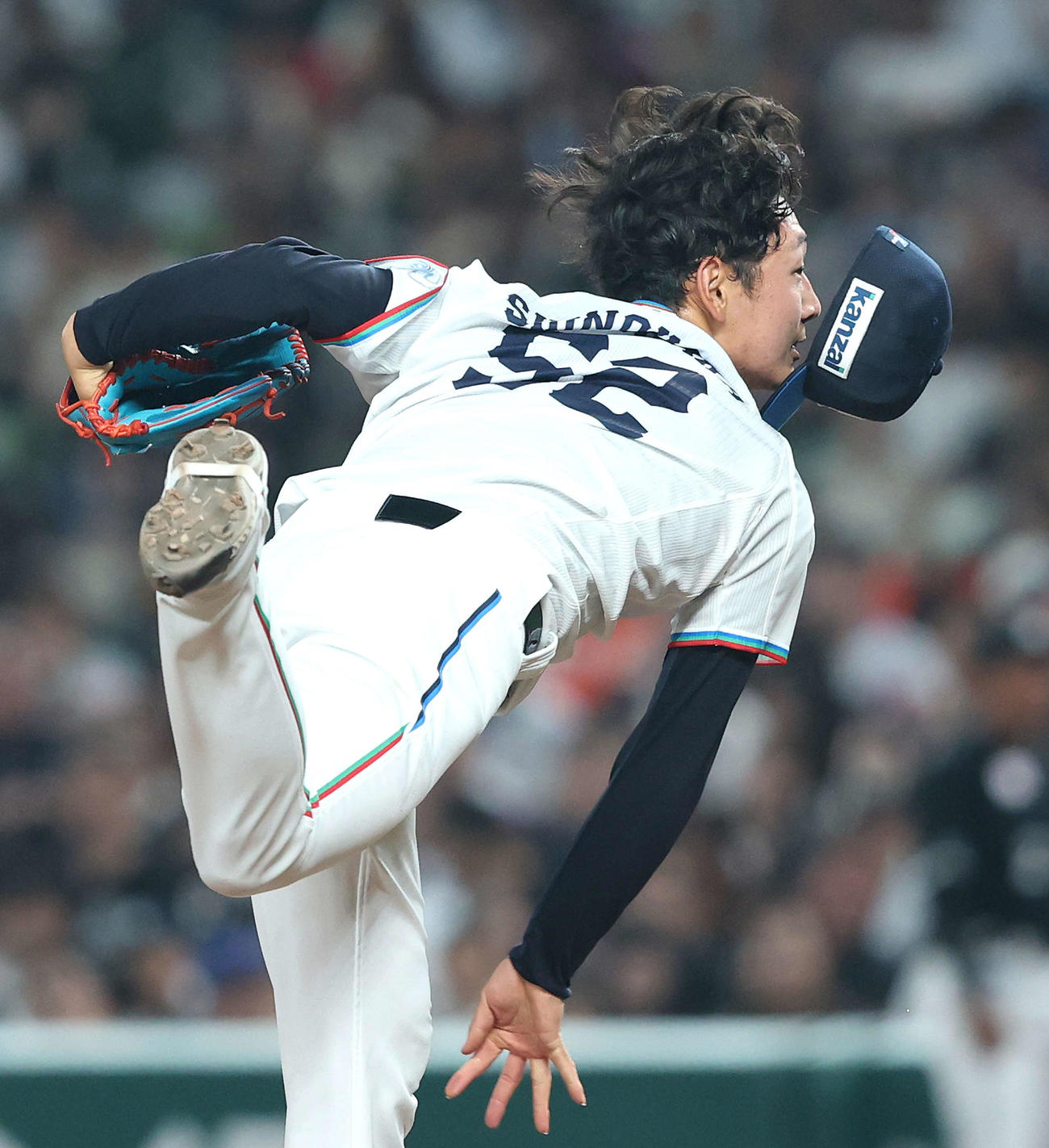 西武対ロッテ　5回表、力投する篠原（撮影・河田真司）