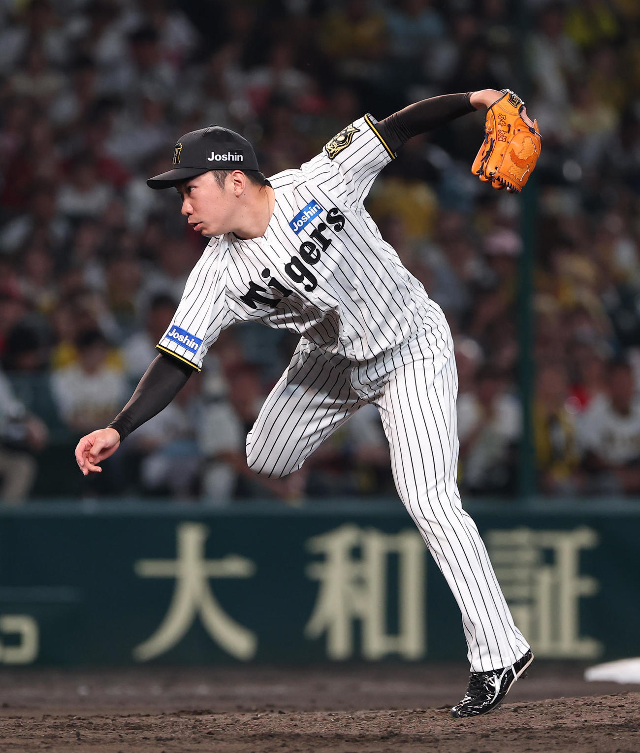 阪神対広島　阪神5番手の石井（撮影・上田博志）