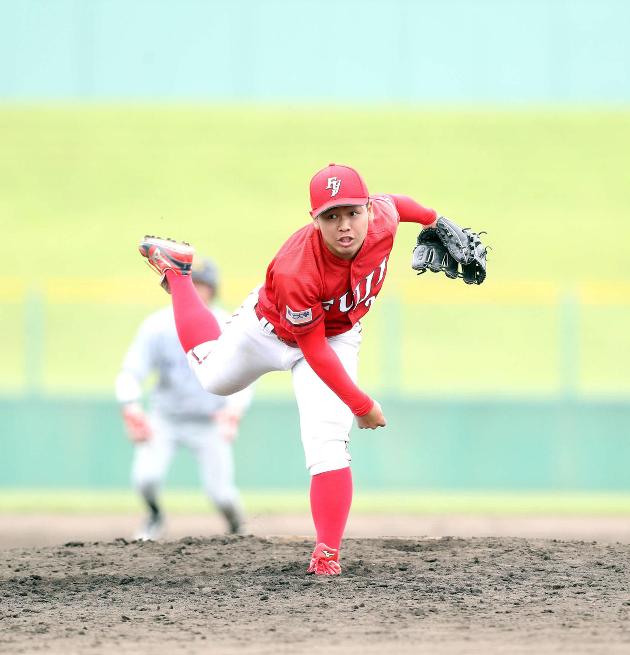 富士大対八戸学院大　救援登板した富士大・中山（撮影・木村有優）