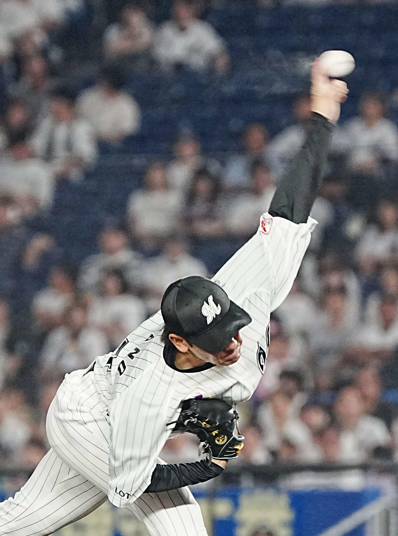 ロッテ対オリックス　ロッテ4番手で登板した高野脩（撮影・小沢裕）