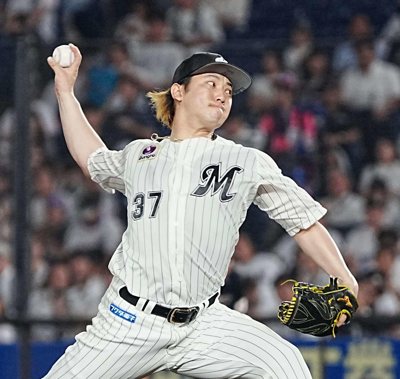ロッテ対オリックス　ロッテ2番手で登板した小野（撮影・小沢裕）