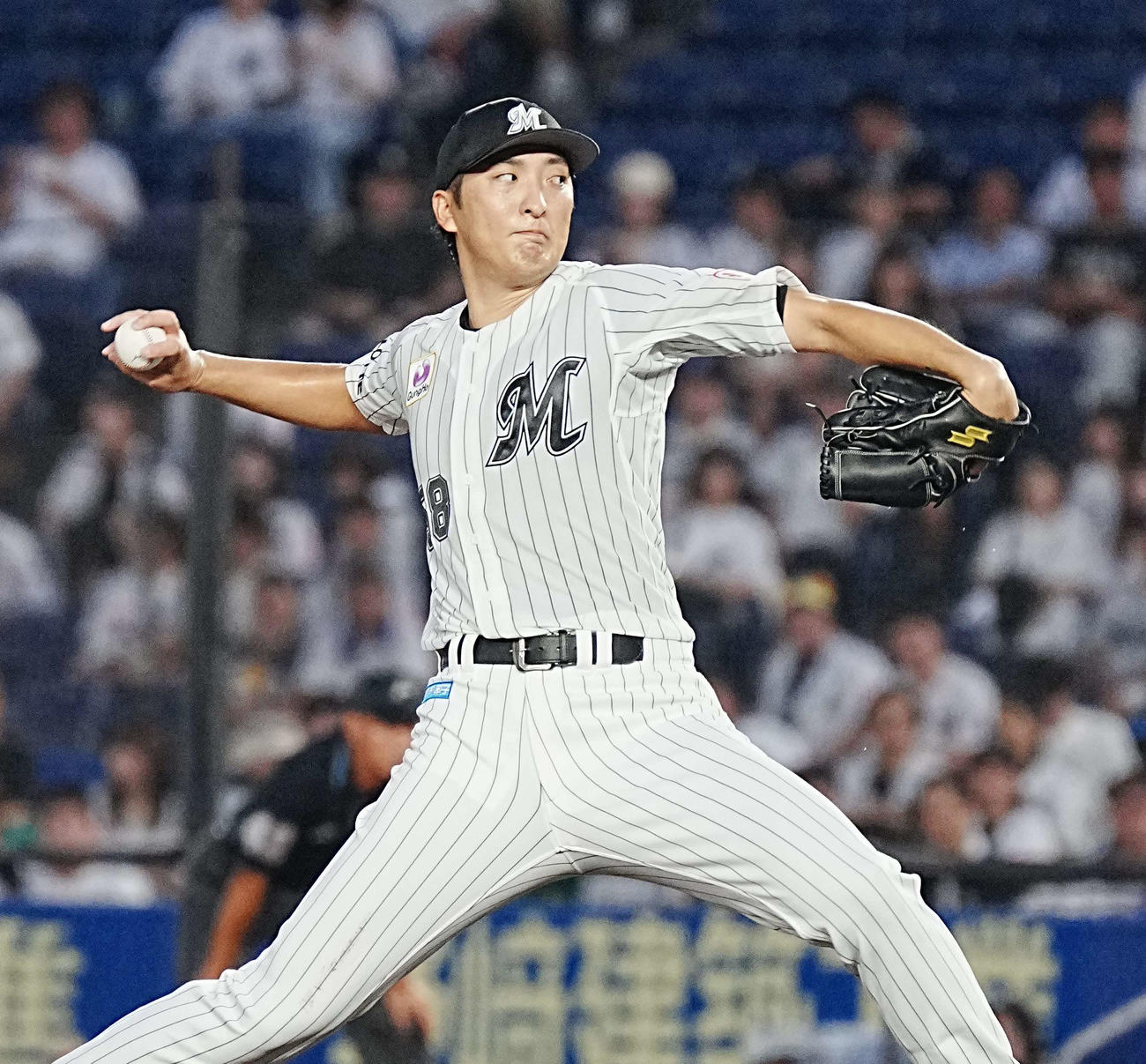 ロッテ対オリックス　ロッテ先発の河村（撮影・小沢裕）