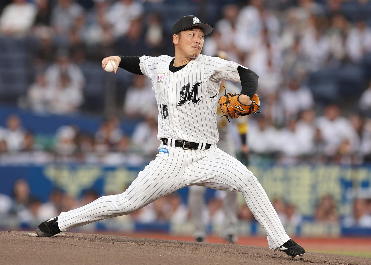 24年5月、ロッテ対阪神　力投するロッテ先発の美馬