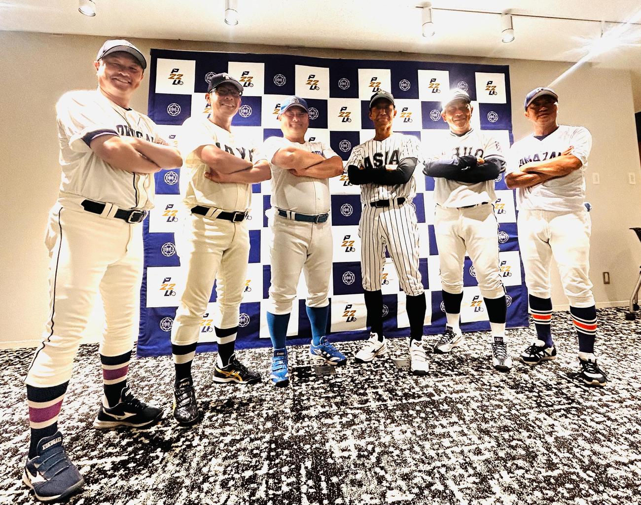 東都大学野球1部リーグに所属する6校の監督（撮影・平山連）