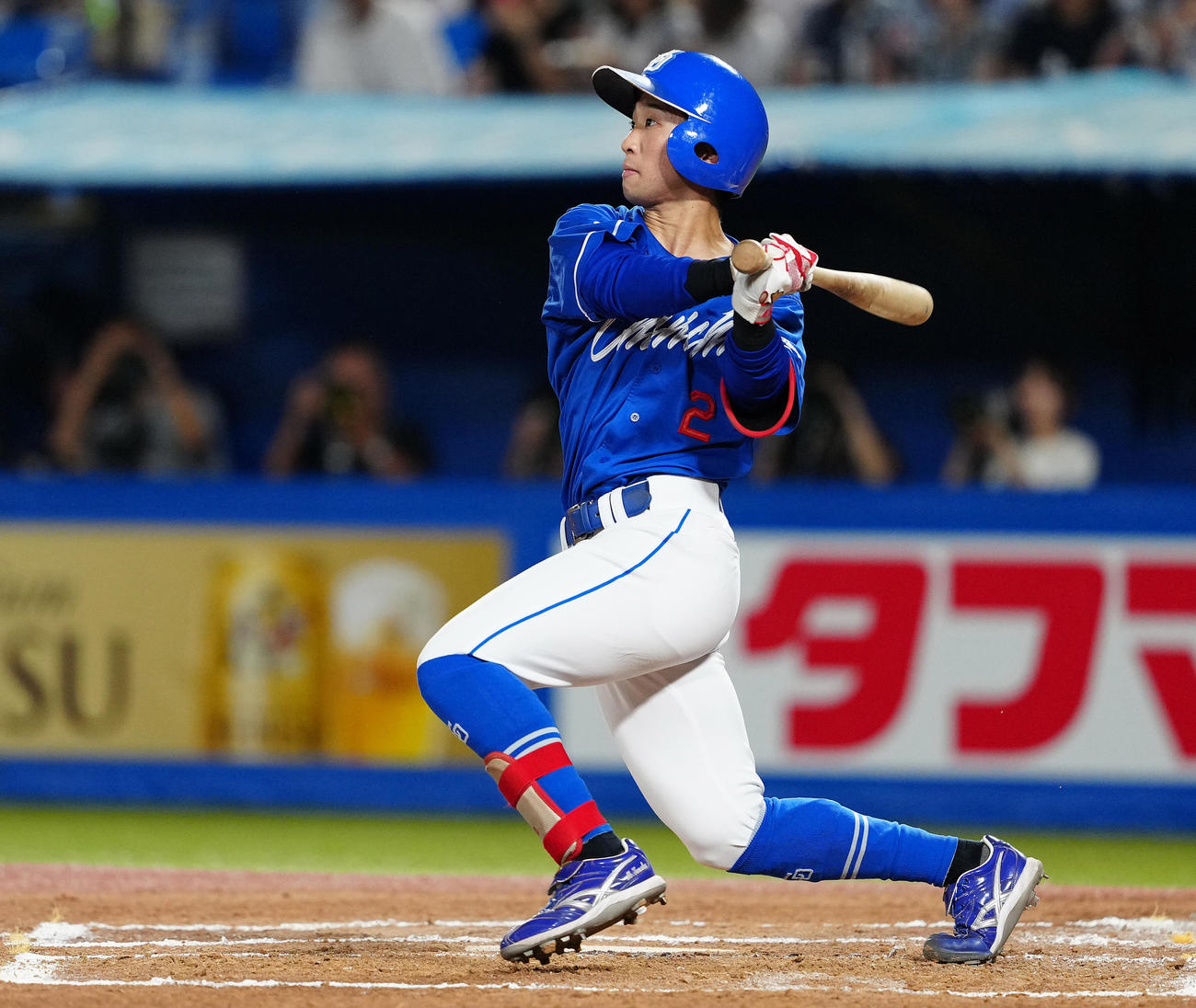 ヤクルト対中日　2回表中日2死一、二塁、左中間に先制の適時二塁打を放つ田中（撮影・鈴木みどり）