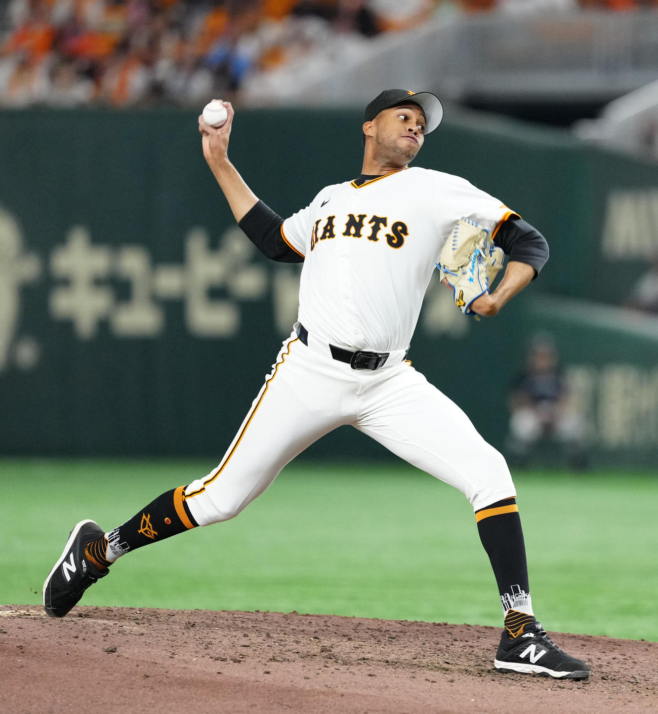 巨人対広島　巨人5番手のマルティネス（撮影・江口和貴）