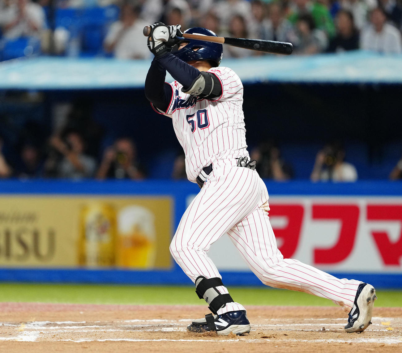 ヤクルト対中日　6回裏ヤクルト2死一、二塁、中2点適時二塁打を放つ北村恵（撮影・鈴木みどり）