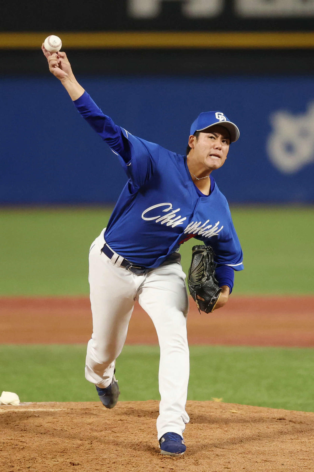 ヤクルト対中日　先発し力投する中日松木平（撮影・増田悦実）