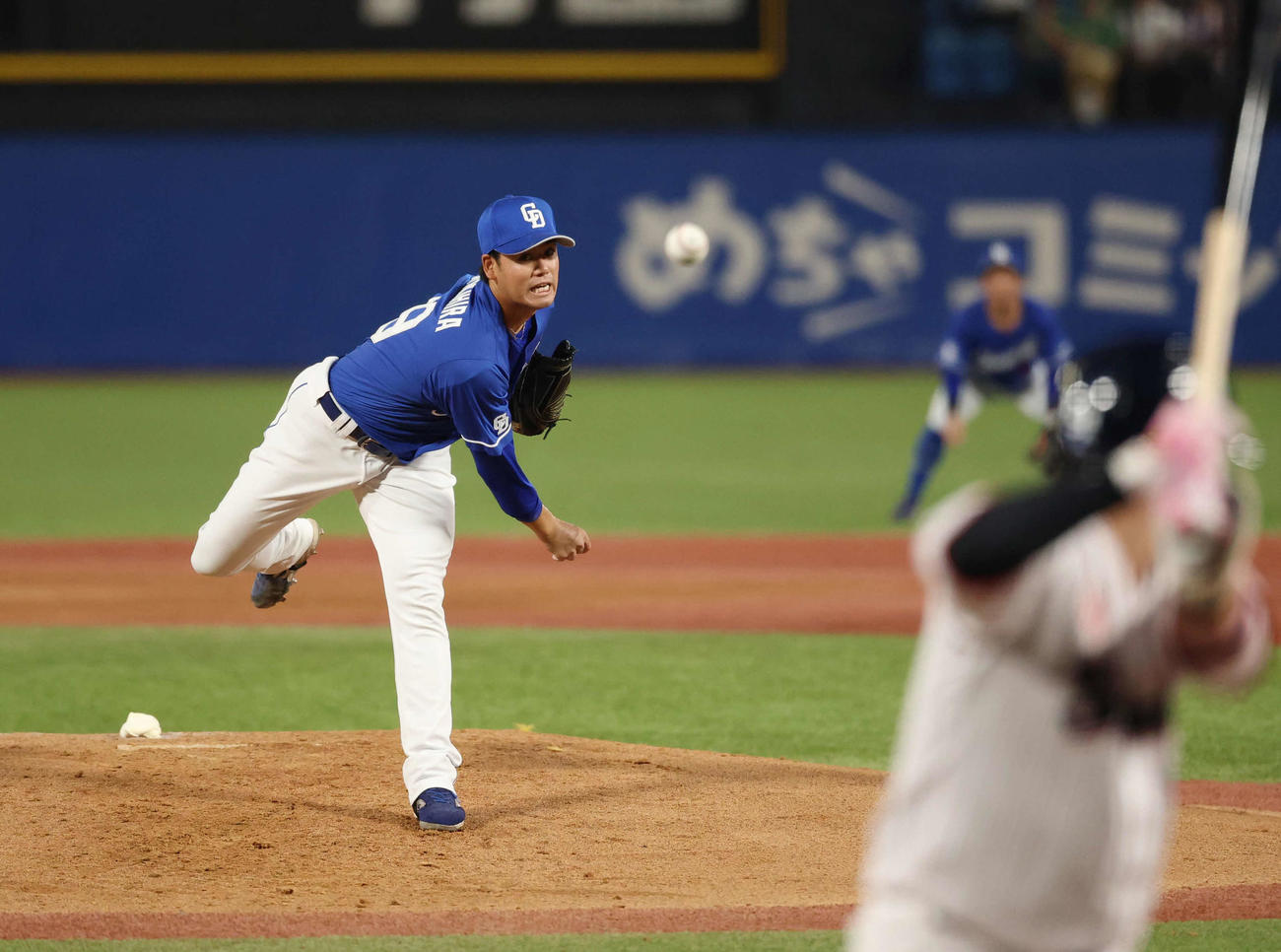 ヤクルト対中日　先発し力投する中日松木平（撮影・増田悦実）