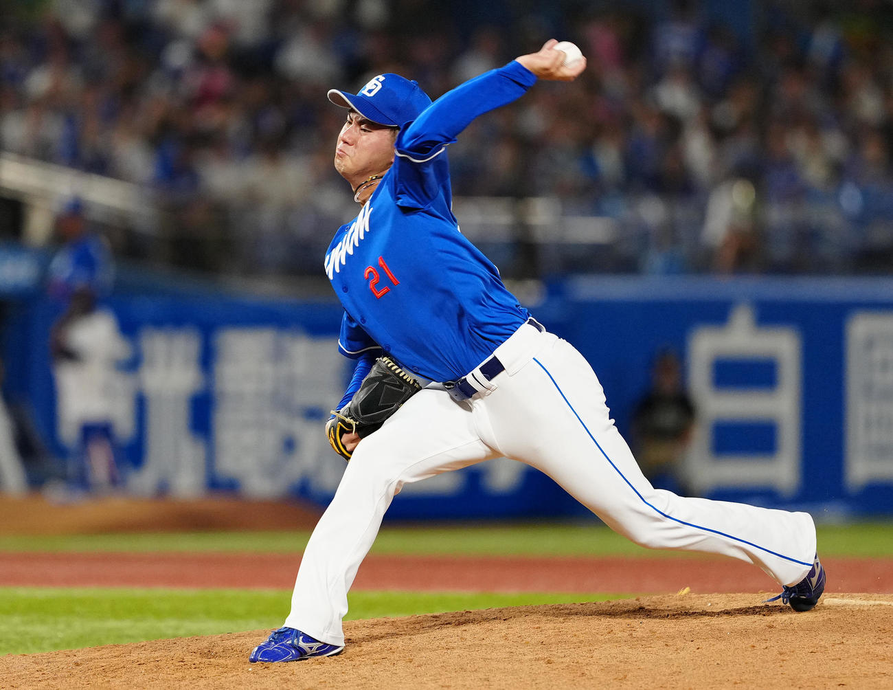 ヤクルト対中日　先発し力投する中日金丸（撮影・鈴木みどり）