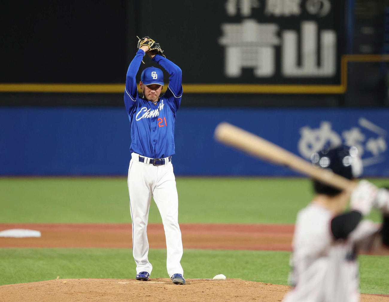ヤクルト対中日　先発し力投する中日金丸（撮影・増田悦実）