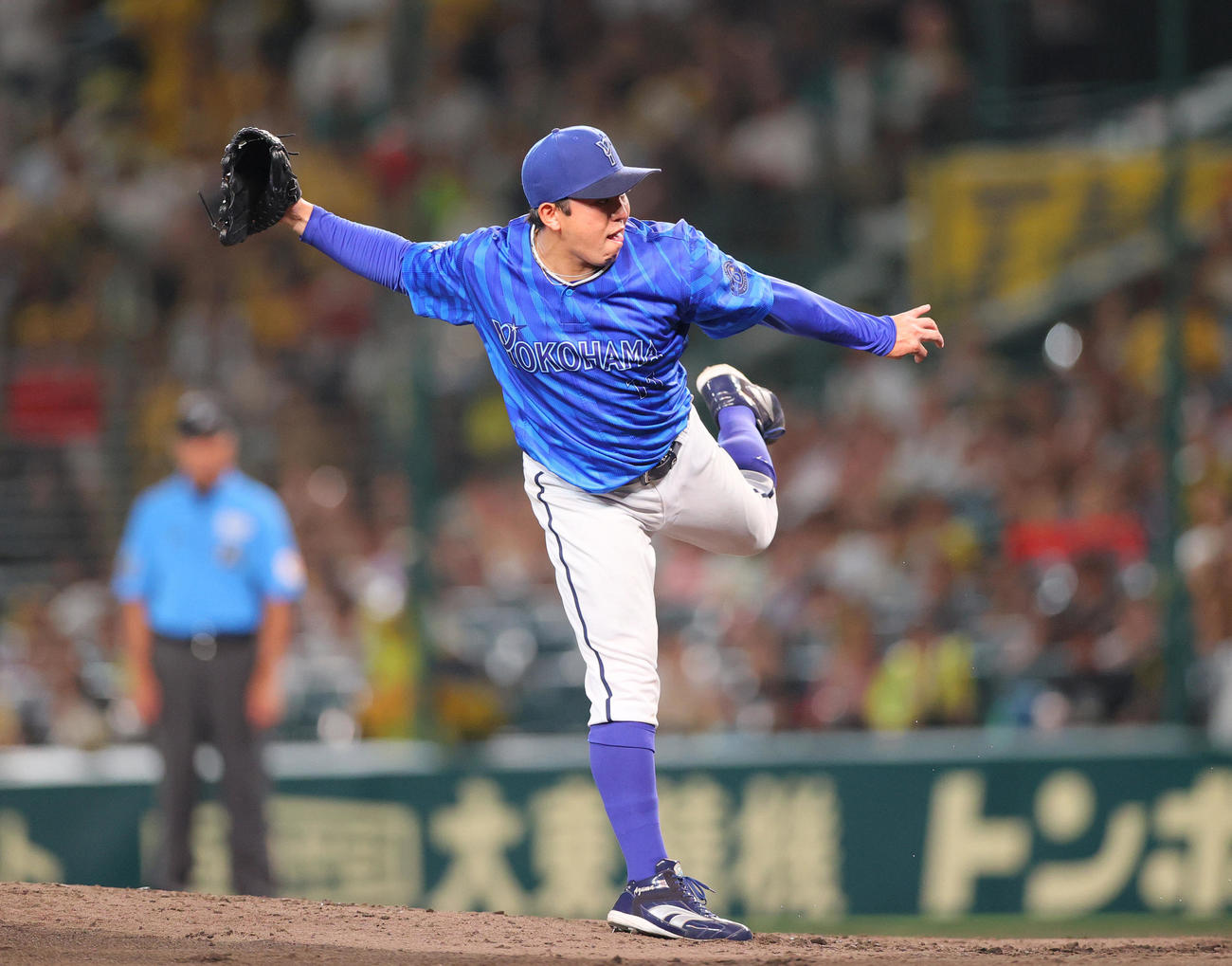 阪神対DeNA 3回裏、力投するDeNA先発の東（撮影・上山淳一）