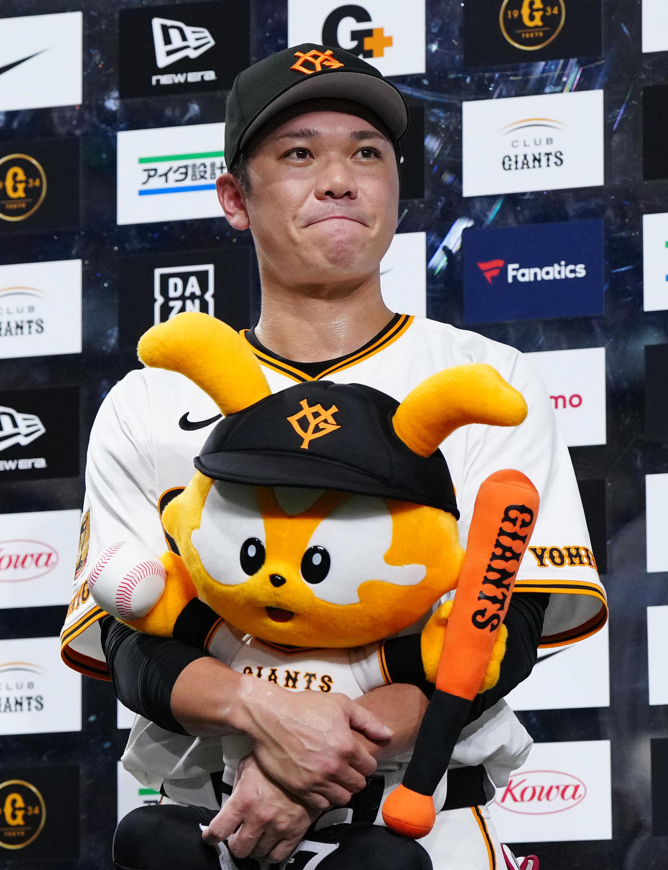 巨人対広島　試合後、お立ち台に上がる巨人坂本（撮影・江口和貴）
