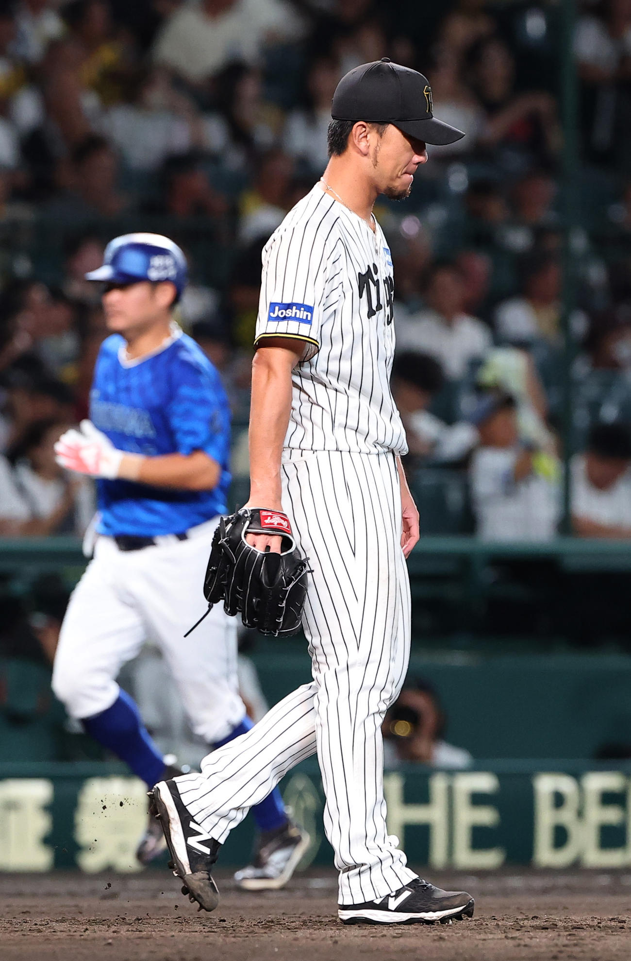 阪神対DeNA 4回表DeNA無死一、二塁、伊藤将は筒香に3点本塁打を浴びる（撮影・上田博志）