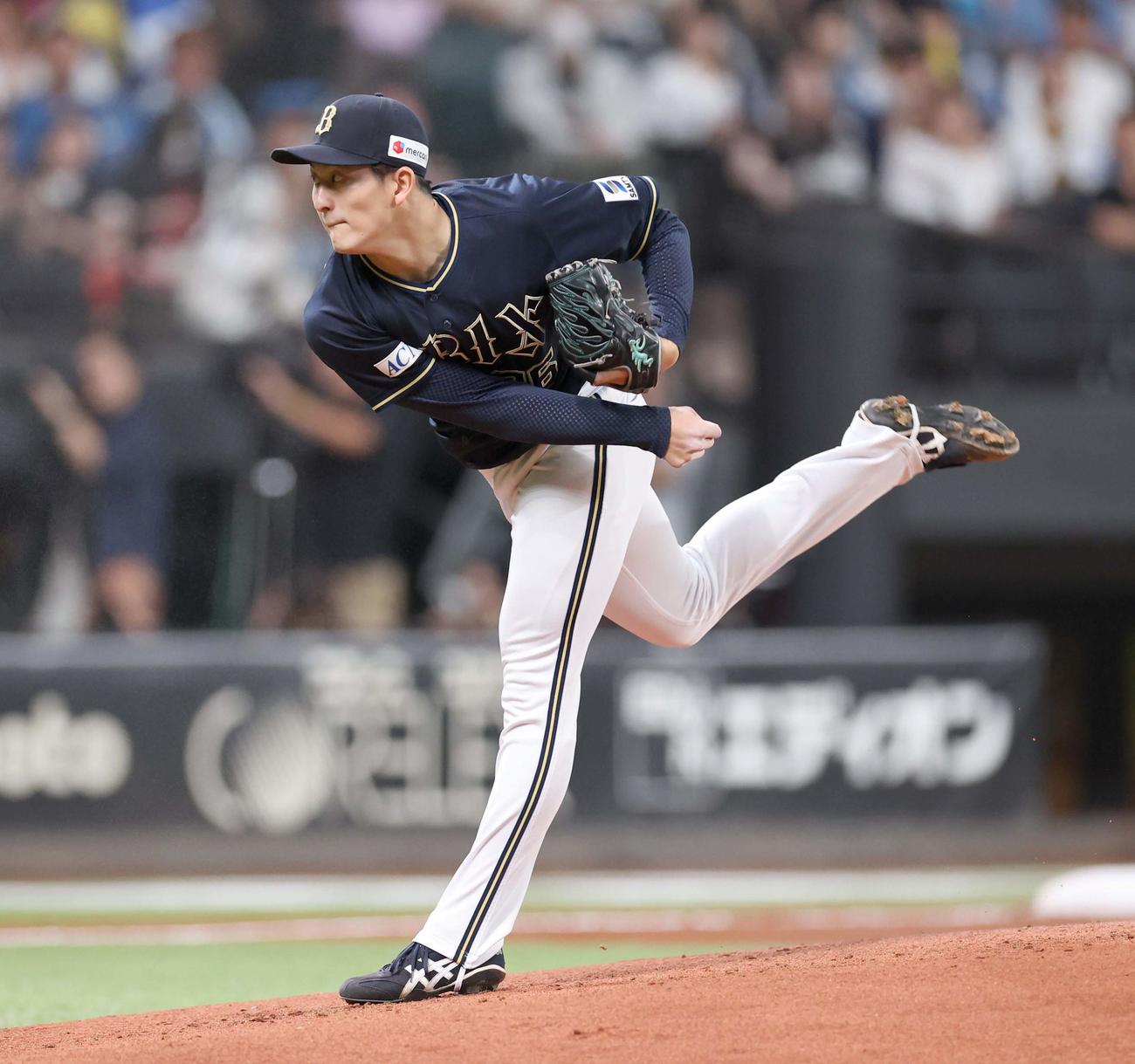 日本ハム対オリックス　1回途中から登板の高島（撮影・黒川智章）