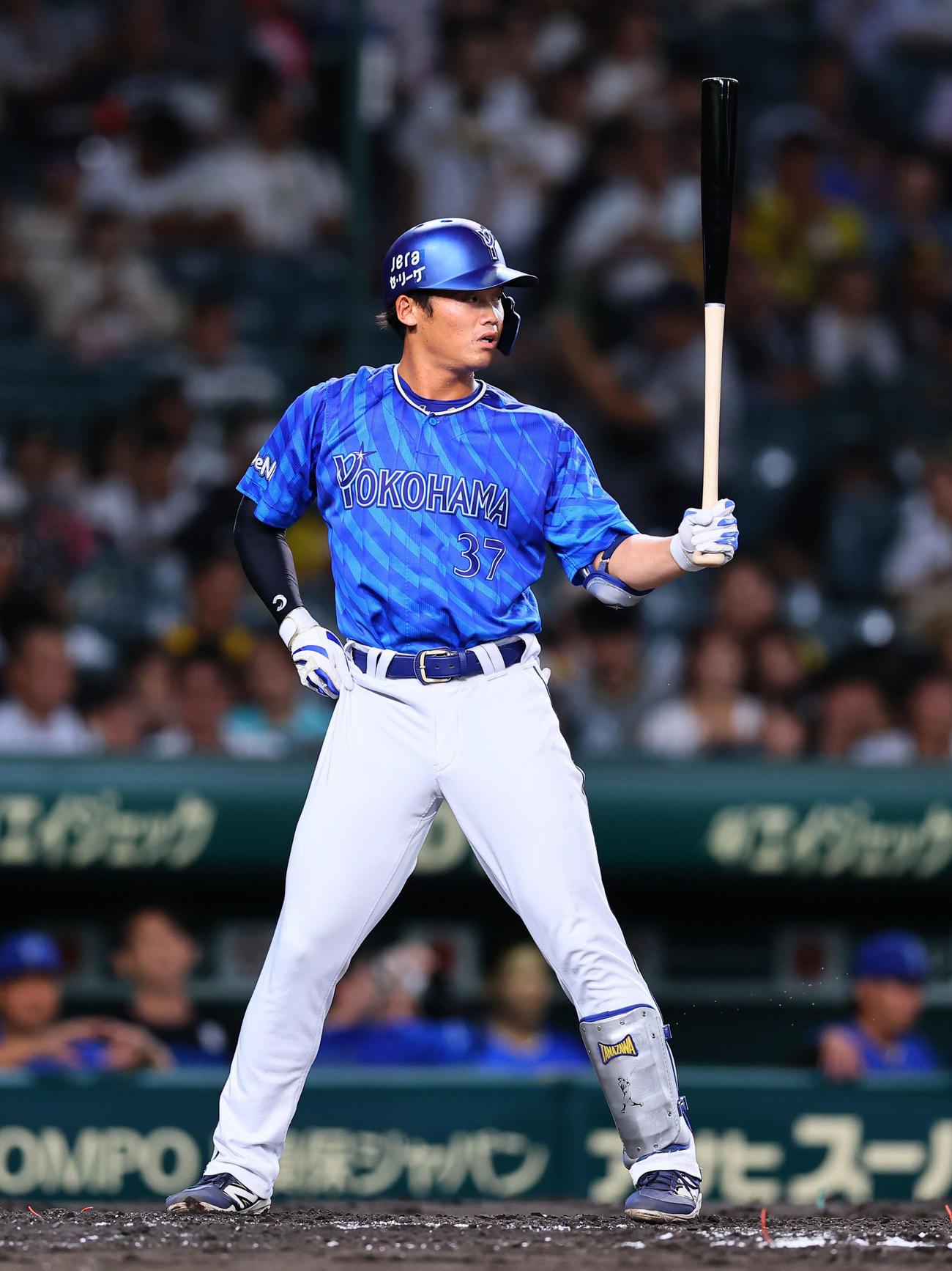 阪神対DeNA 3回、プロ初打席に立つDeNA加藤（撮影・藤尾明華）