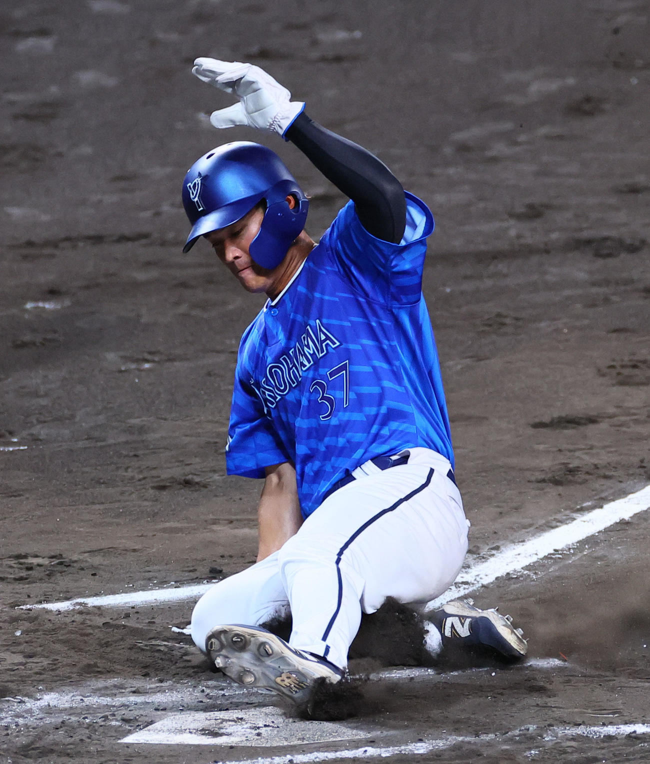 阪神対DeNA 7回、生還する代走加藤（撮影・藤尾明華）