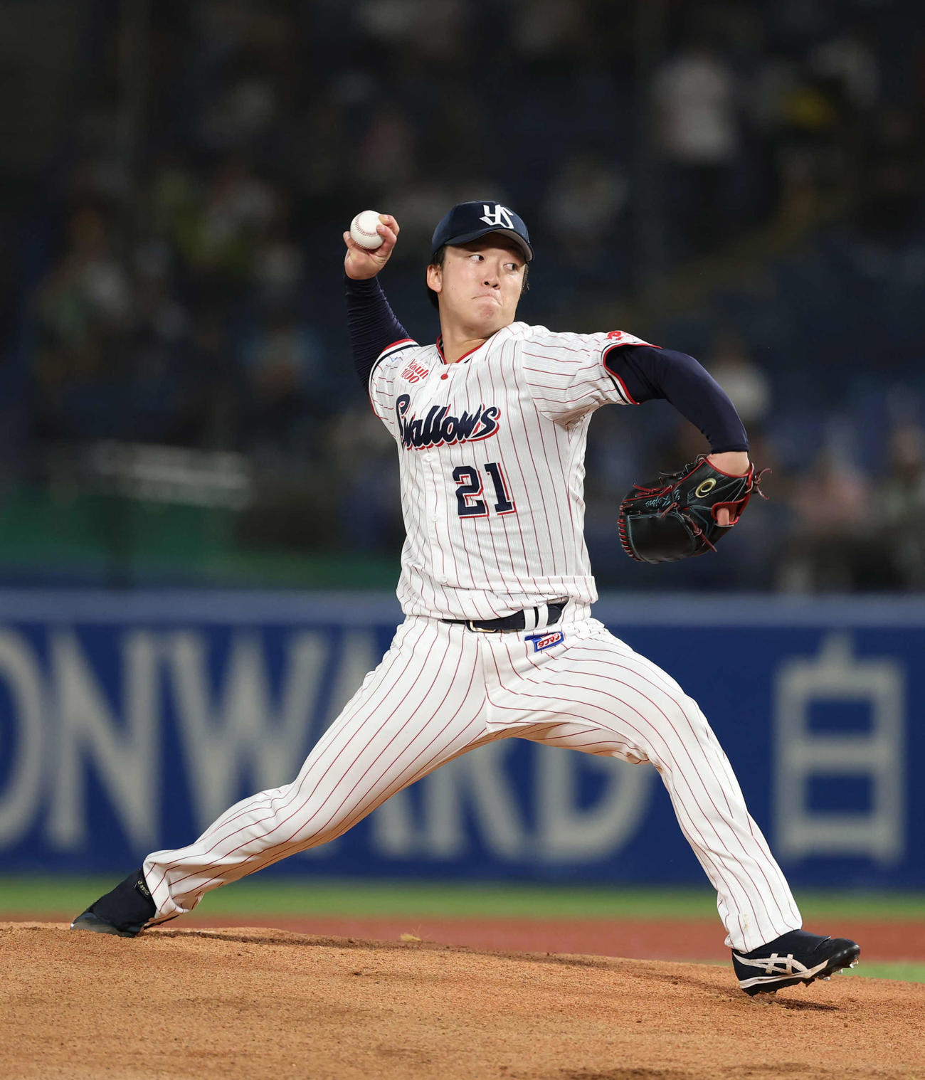 ヤクルト対中日　先発し力投するヤクルト吉村（撮影・増田悦実）