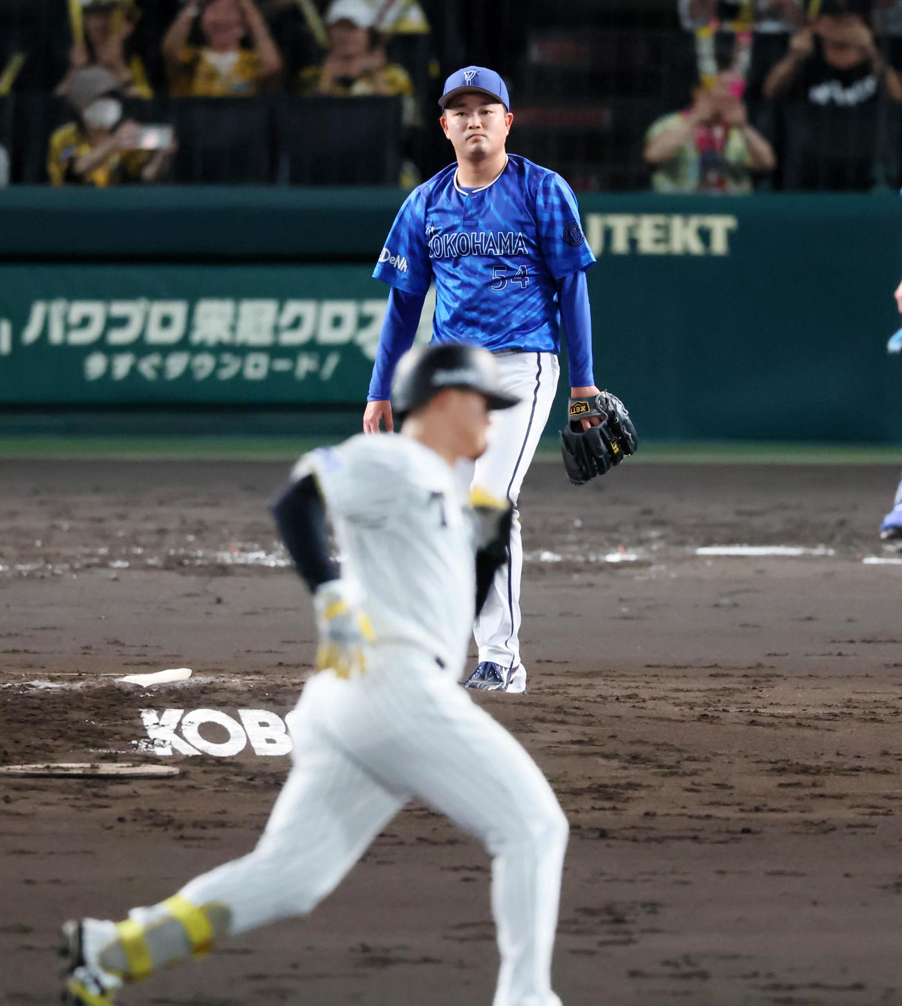 阪神対DeNA 4回裏阪神1死二塁、石田裕は森下に左越え2点本塁打を浴びる（撮影・加藤哉）