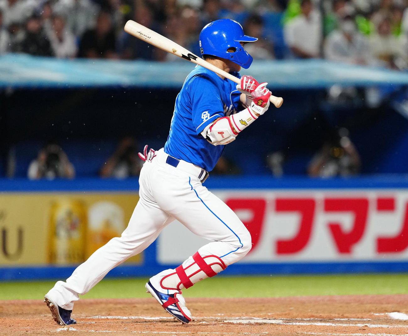 ヤクルト対中日　7回表中日1死一塁、中前打を放つ代打大島（撮影・鈴木みどり）
