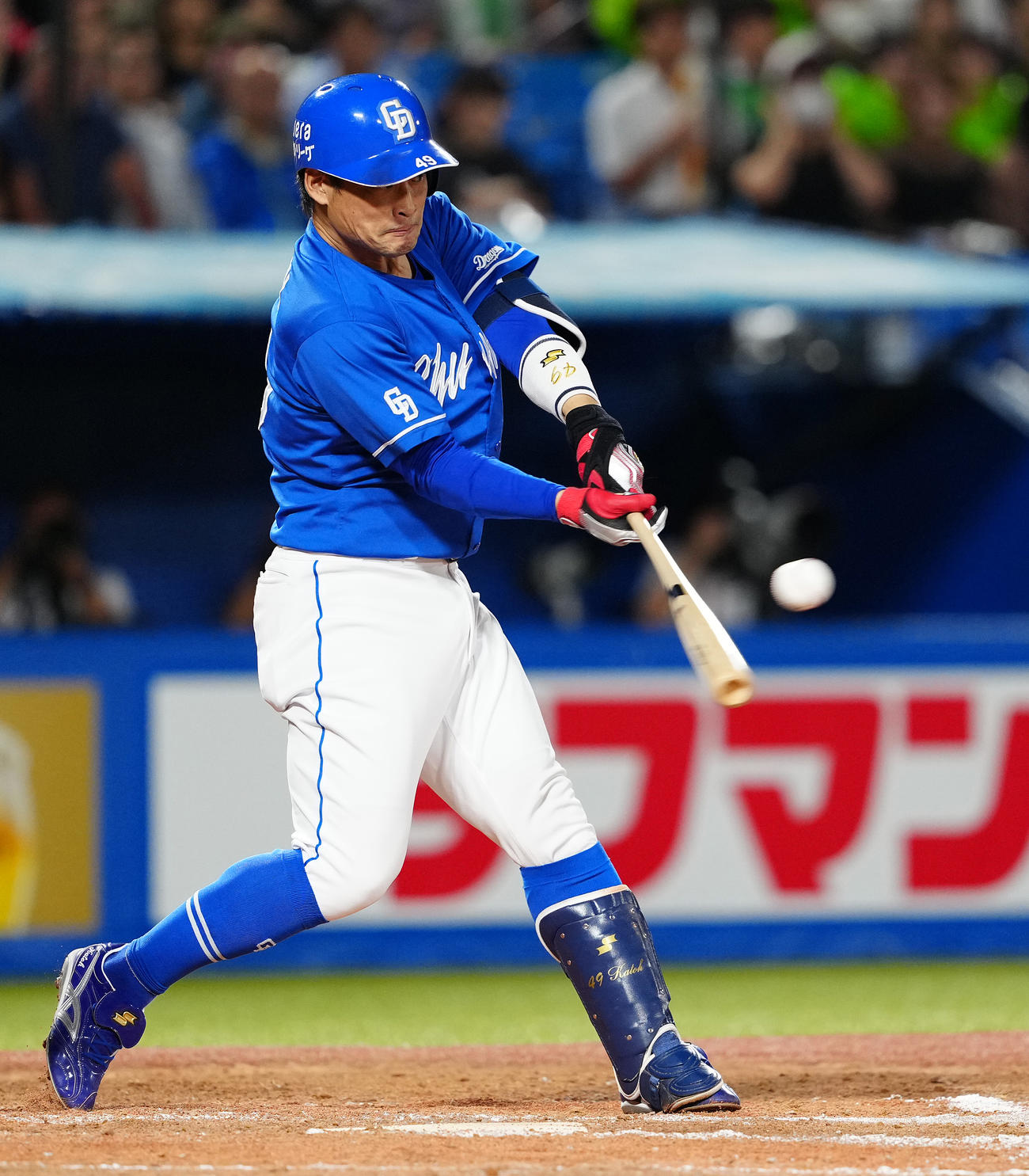 ヤクルト対中日　8回表中日2死一、二塁、中前適時打を放つ加藤匠（撮影・鈴木みどり）