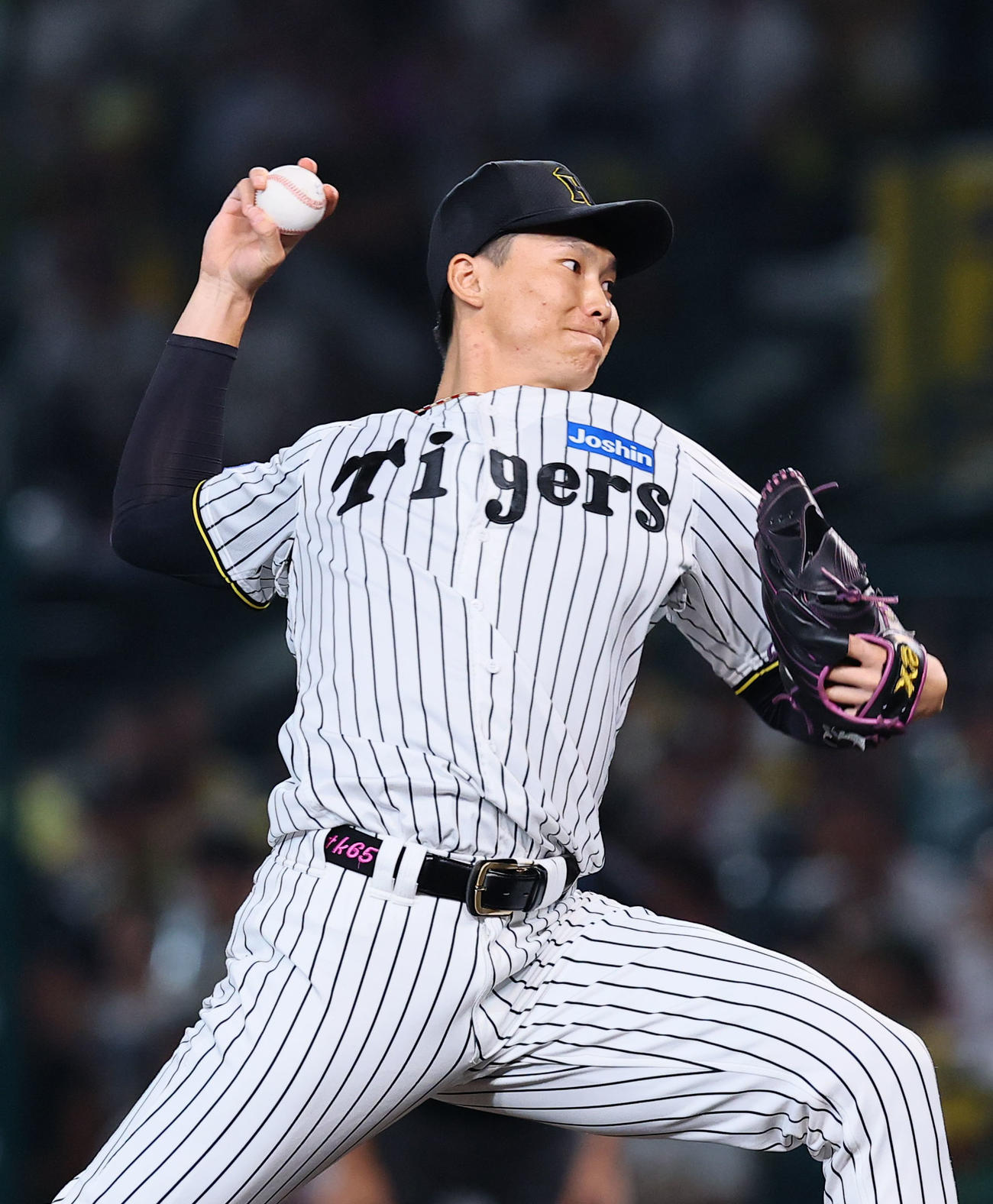 阪神対広島　5回途中、緊急登板した阪神湯浅（撮影・藤尾明華）