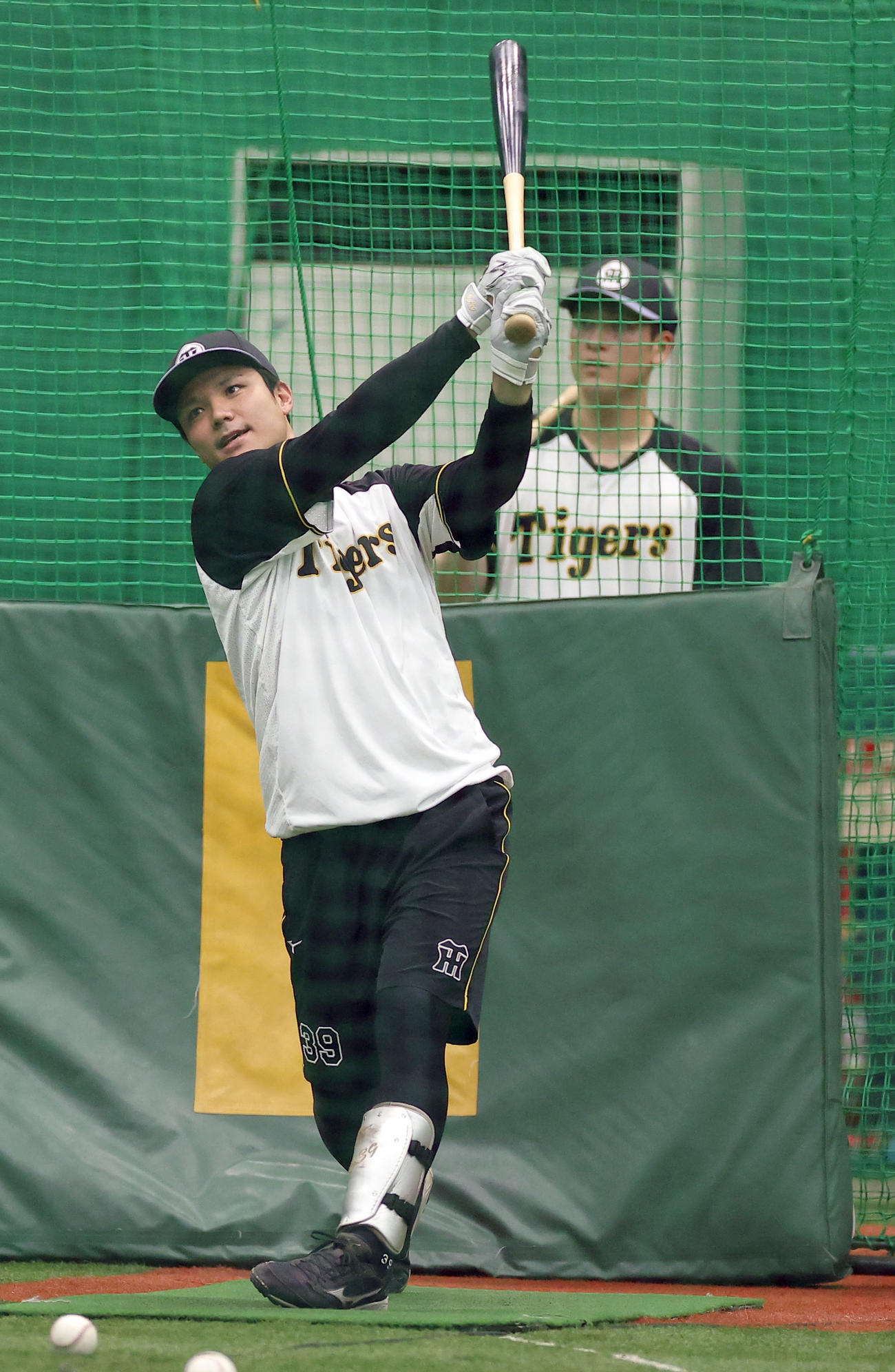 打撃練習をする栄枝（撮影・上田博志）