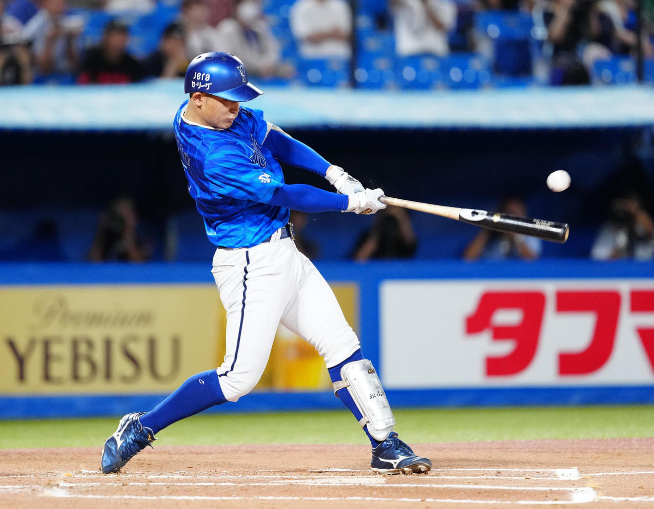 ヤクルト対DeNA 1回表DeNA2死満塁、先制2点適時打を放つ松尾（撮影・江口和貴）