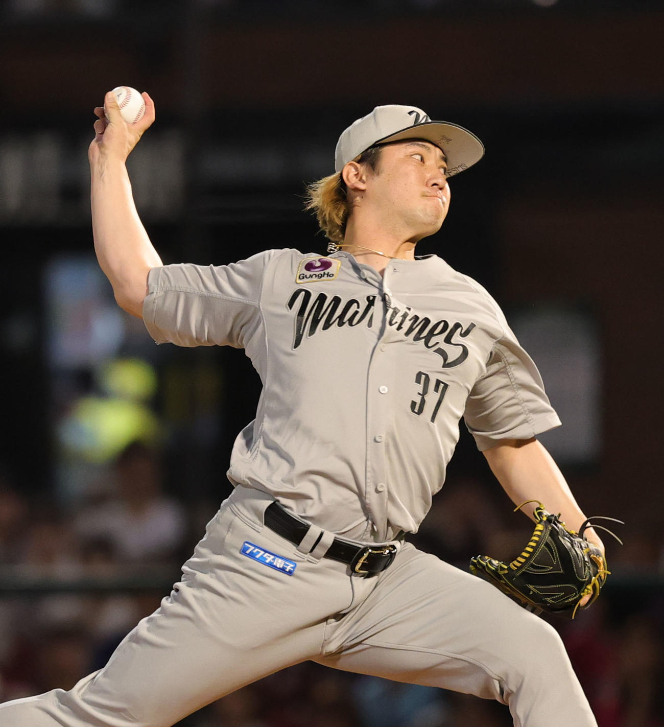 楽天対ロッテ　力投するロッテ小野（撮影・野上伸悟）