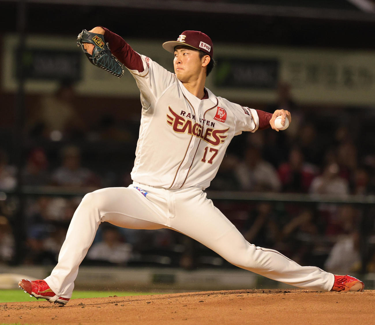 楽天対ロッテ　楽天先発の古謝（撮影・野上伸悟）