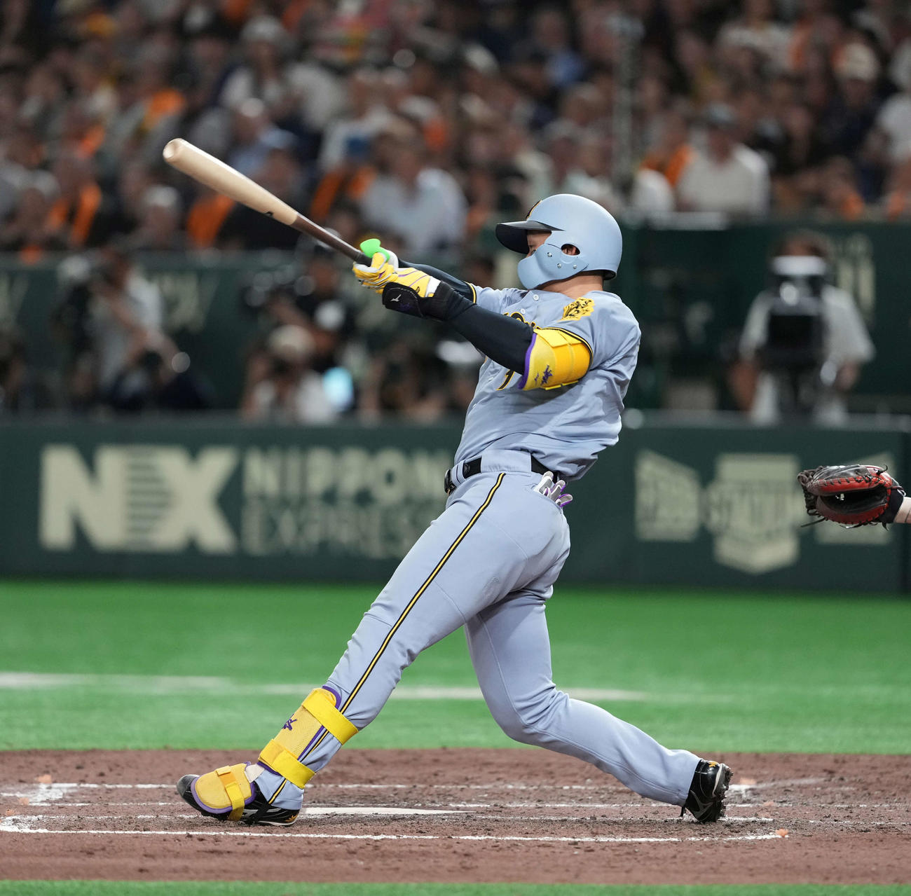 巨人対阪神　5回表阪神2死三塁、適時打を放つ森下（撮影・井上学）