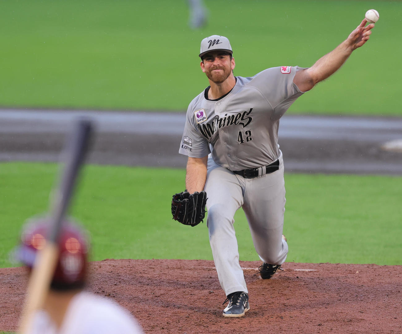 楽天対ロッテ　ロッテ先発のサモンズ（撮影・野上伸悟）