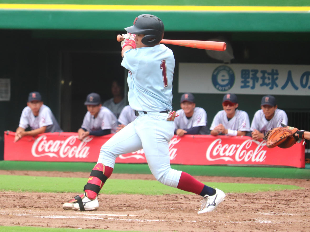 立命大対近大1回戦　　3回2死に中前打を放った近大・勝田（撮影・中島麗）