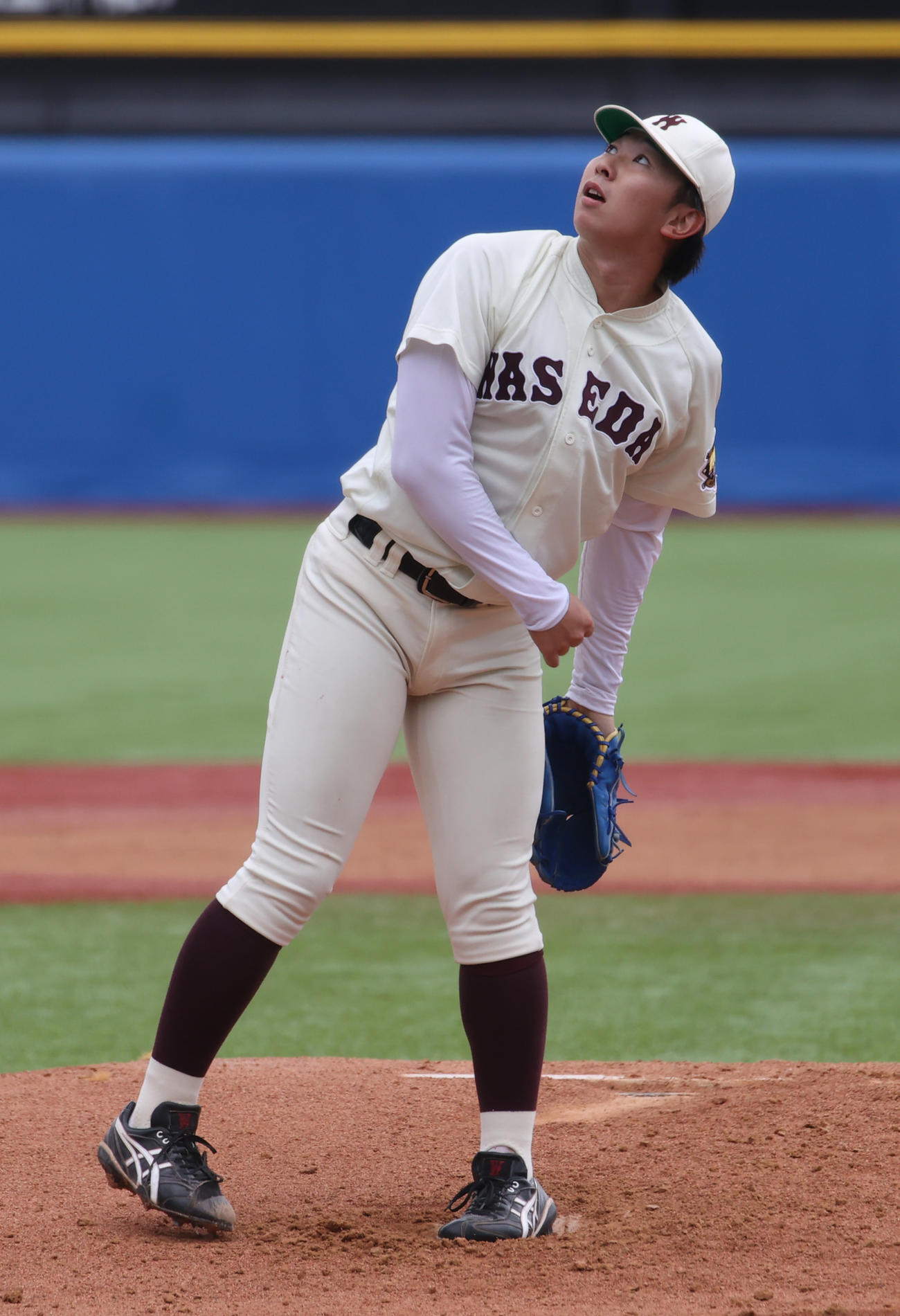 東大対早大　1回表東大1死一塁、杉浦に左越えに本塁打を浴びた早大・伊藤樹（撮影・柴田隆二）　　