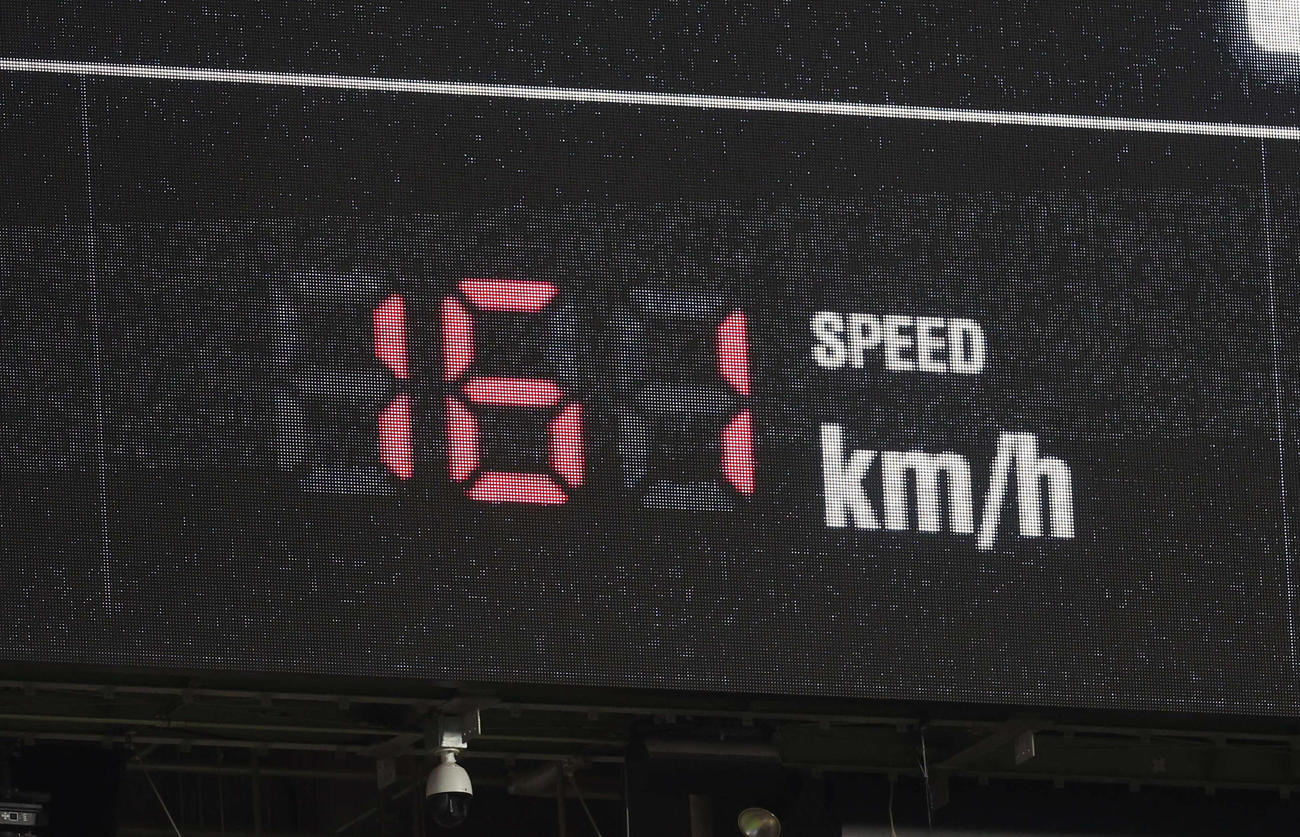 日本ハム対西武　8回に登板の斎藤は161キロを連発する（撮影・黒川智章）