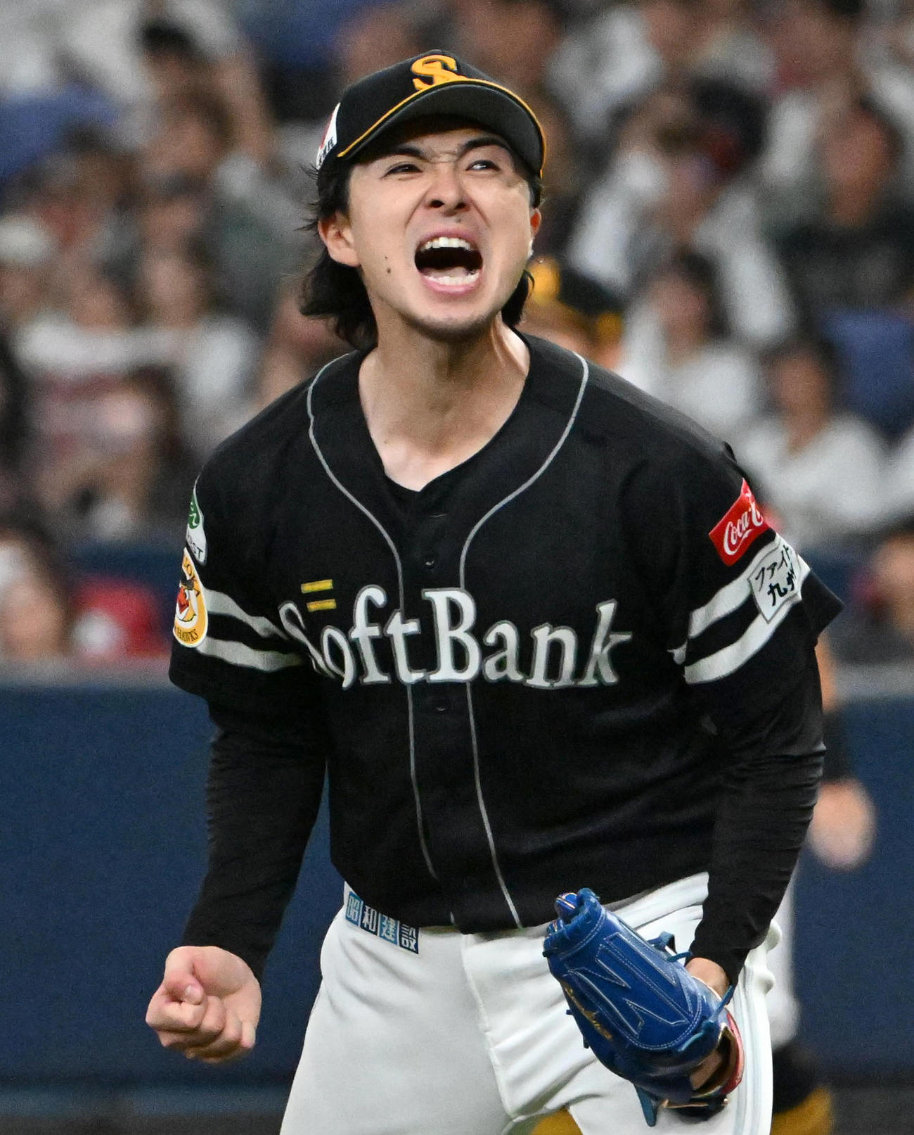 オリックス対ソフトバンク　6回裏オリックス2死一、三塁　上沢は杉本を三ゴロに打ち取り雄たけびをあげる（撮影・石井愛子）
