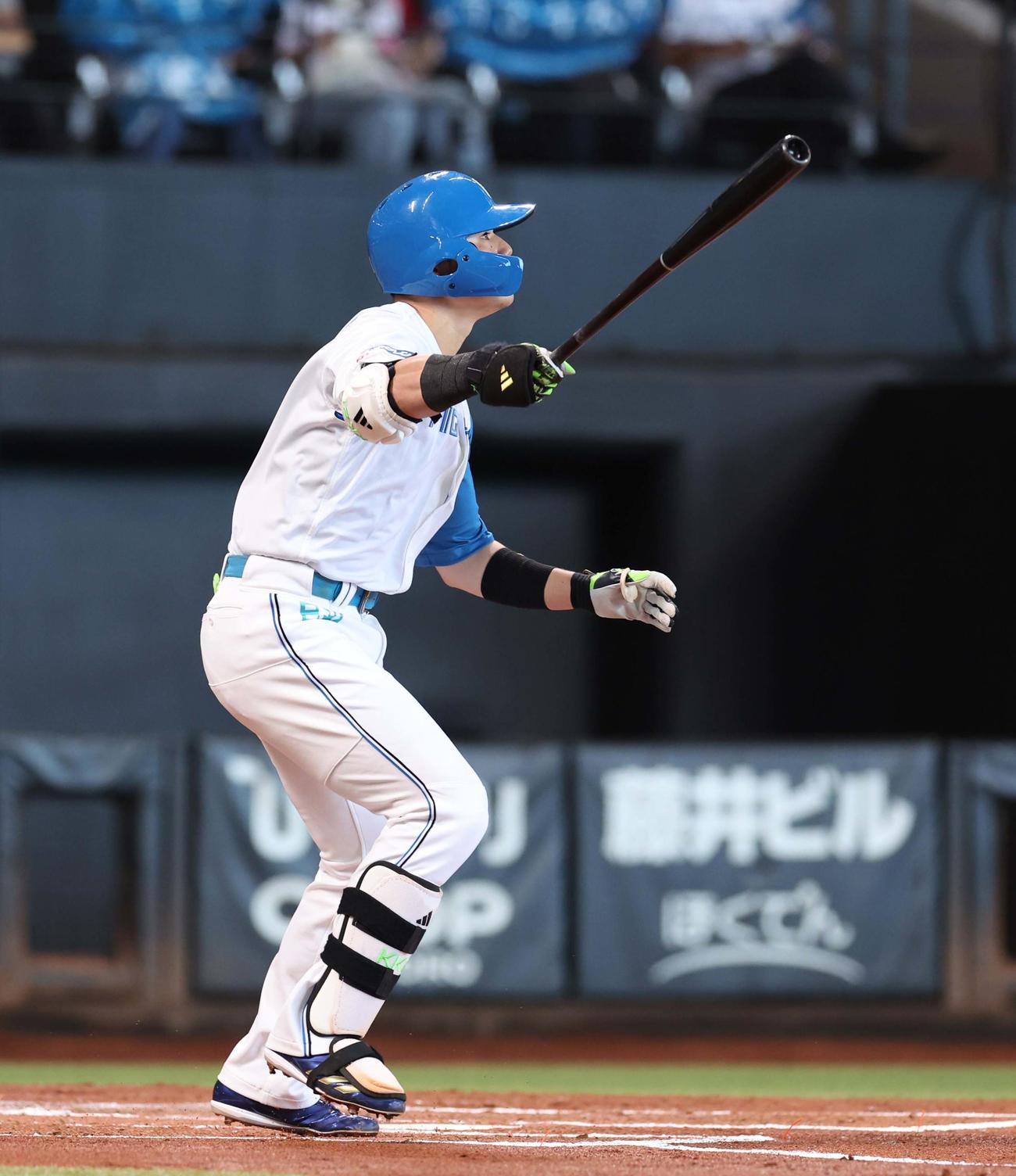 日本ハム対西武　1回裏日本ハム1死一、三塁、中犠飛を放つ清宮幸（撮影・黒川智章）